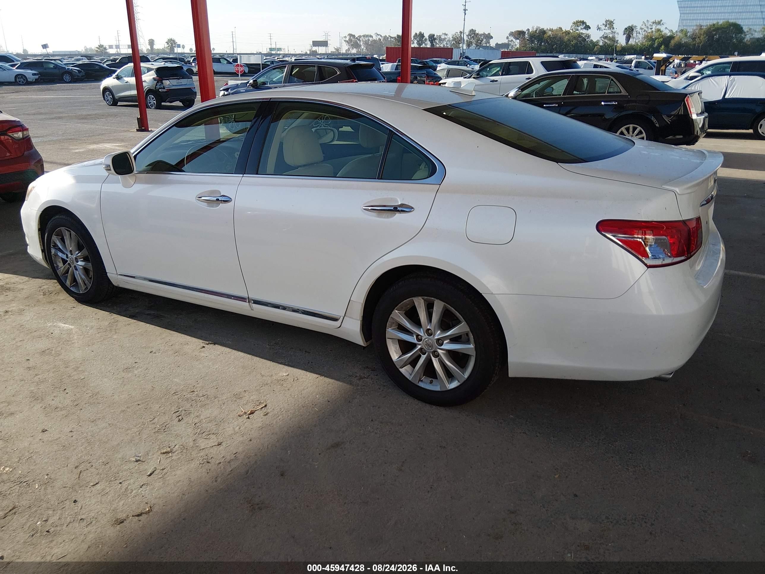 2012 Lexus Es 350   White vin: JTHBK1EG0C2513013