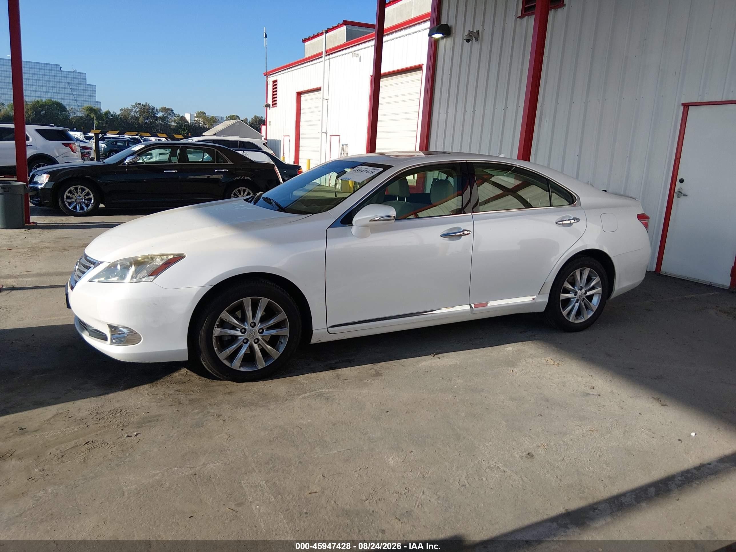 2012 Lexus Es 350   White vin: JTHBK1EG0C2513013