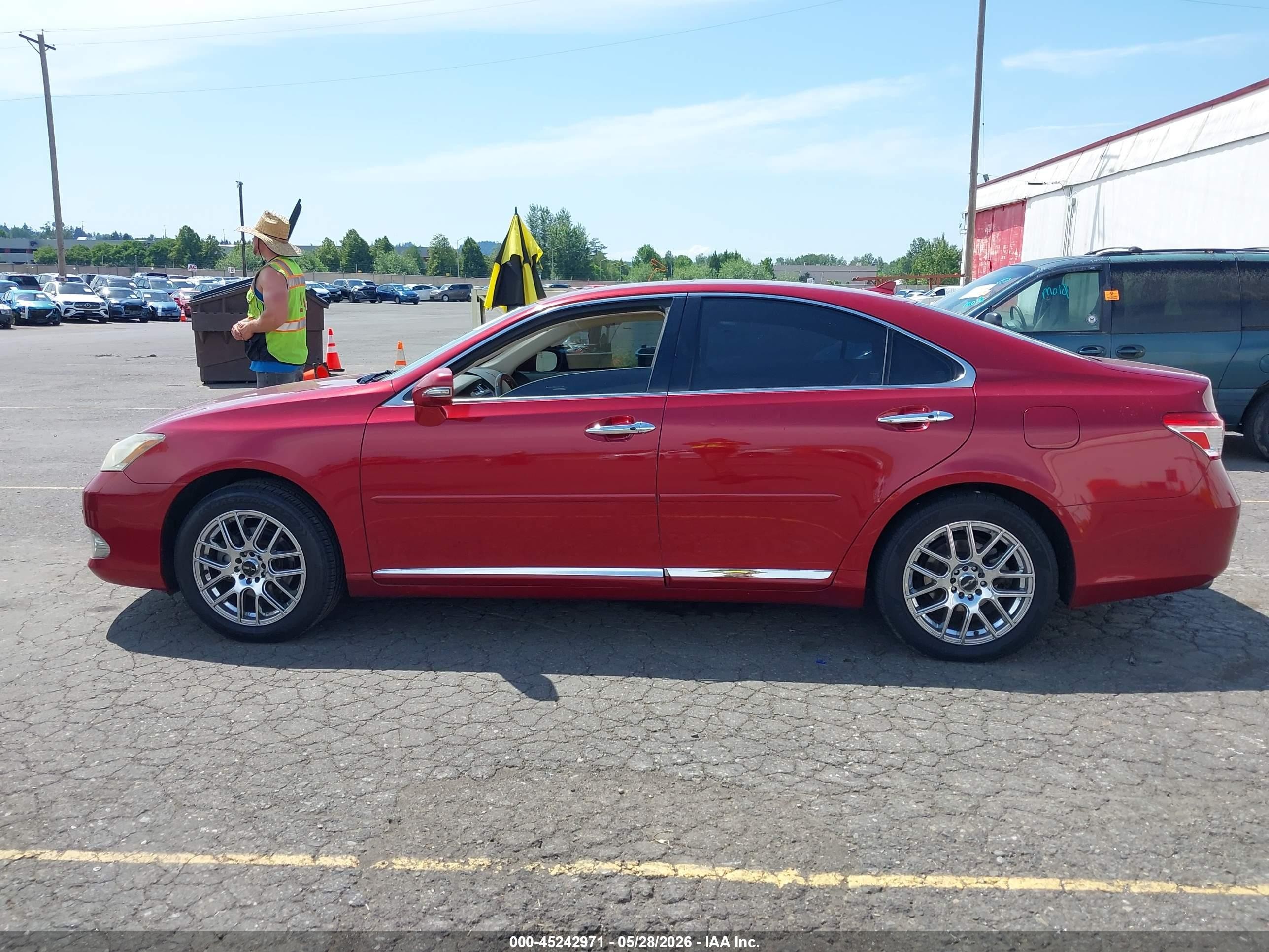 2010 Lexus Es 350   Red vin: JTHBK1EG1A2347422
