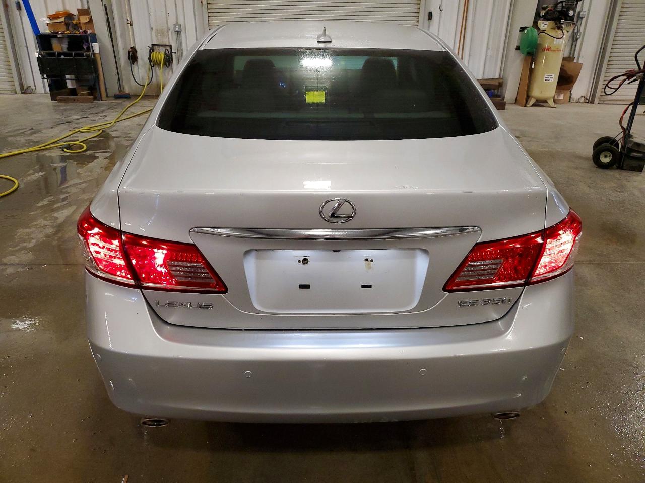 2010 Lexus Es 350 Silver vin: JTHBK1EG1A2409496