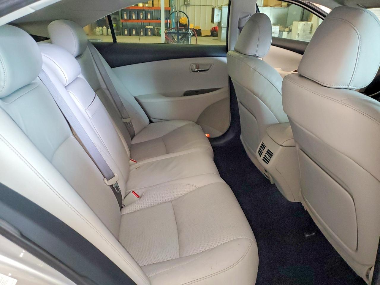 2010 Lexus Es 350 Silver vin: JTHBK1EG1A2409496