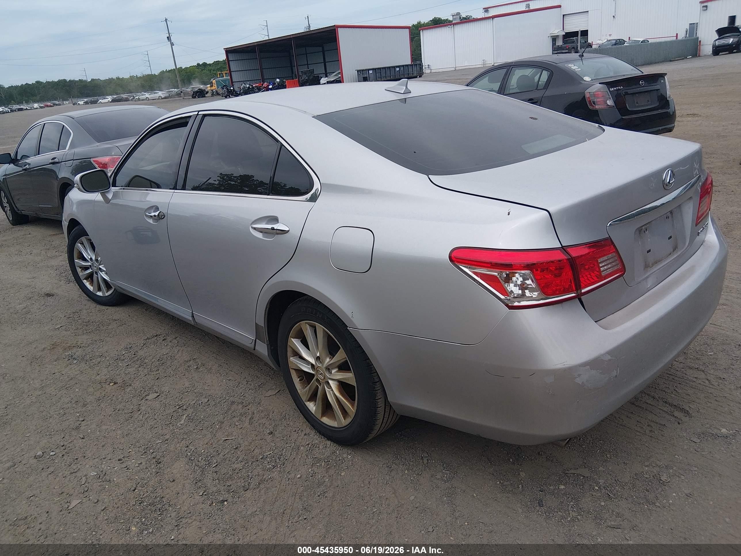 2011 Lexus Es 350   Silver vin: JTHBK1EG1B2451278