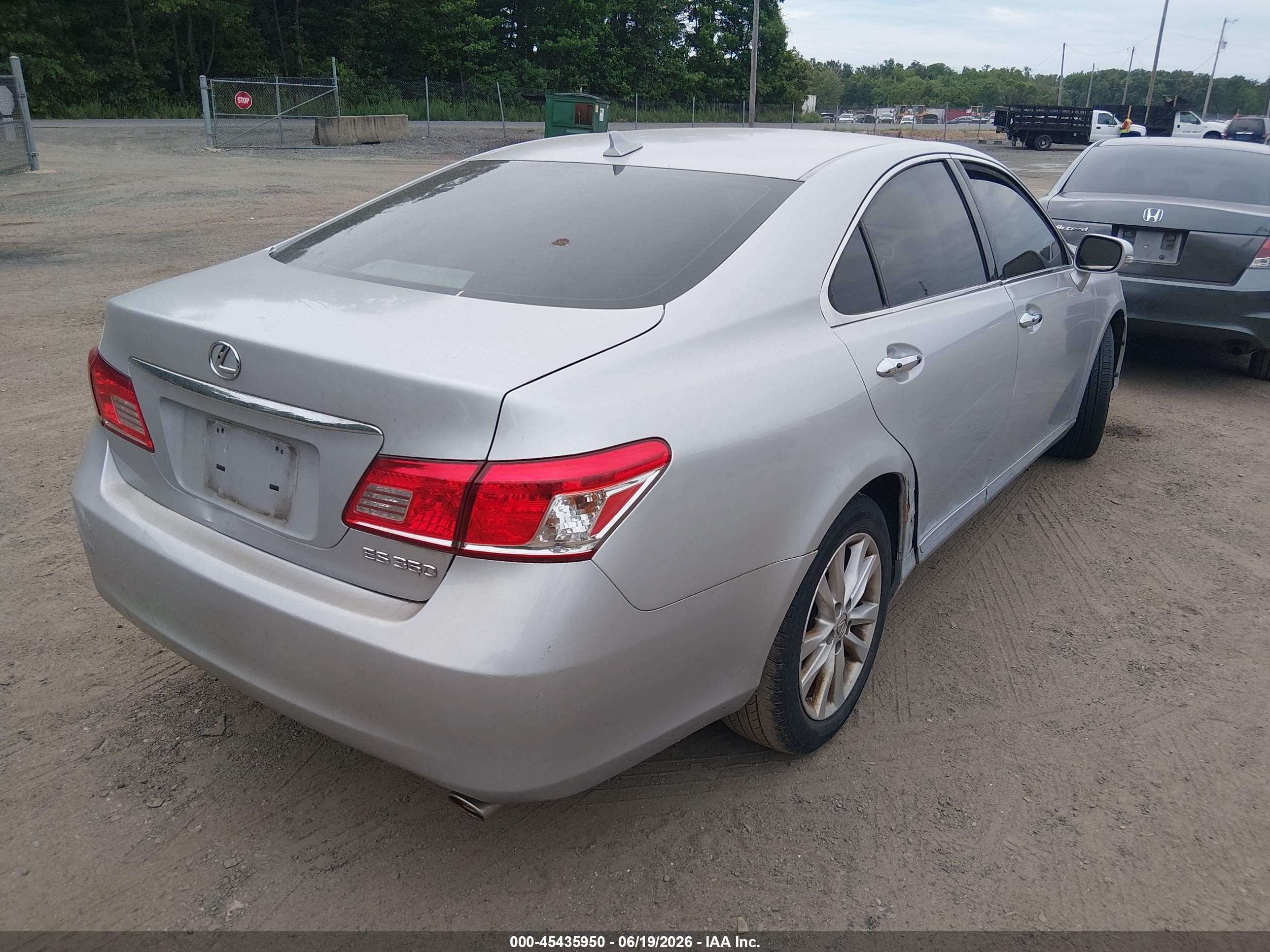 2011 Lexus Es 350   Silver vin: JTHBK1EG1B2451278