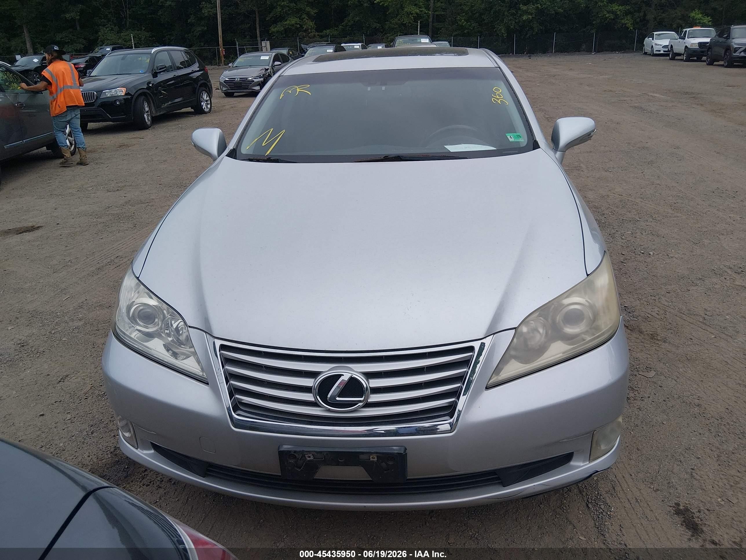 2011 Lexus Es 350   Silver vin: JTHBK1EG1B2451278