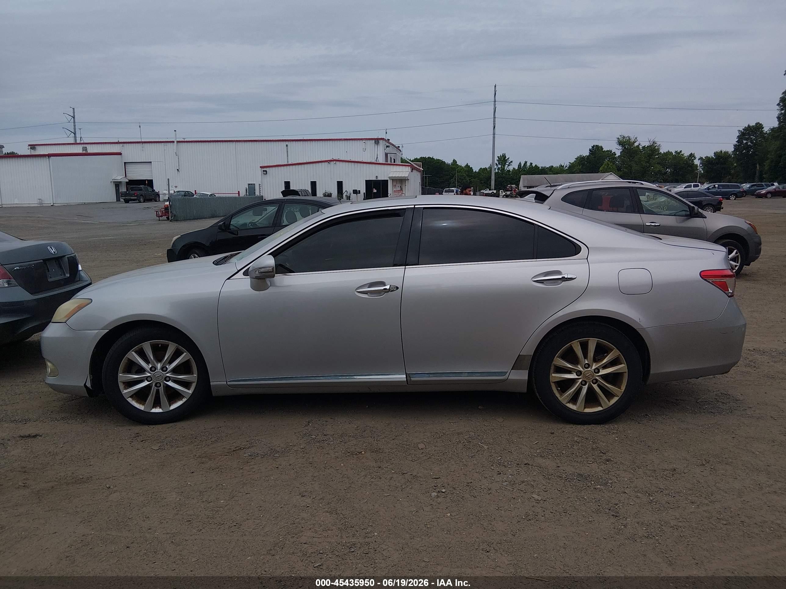2011 Lexus Es 350   Silver vin: JTHBK1EG1B2451278