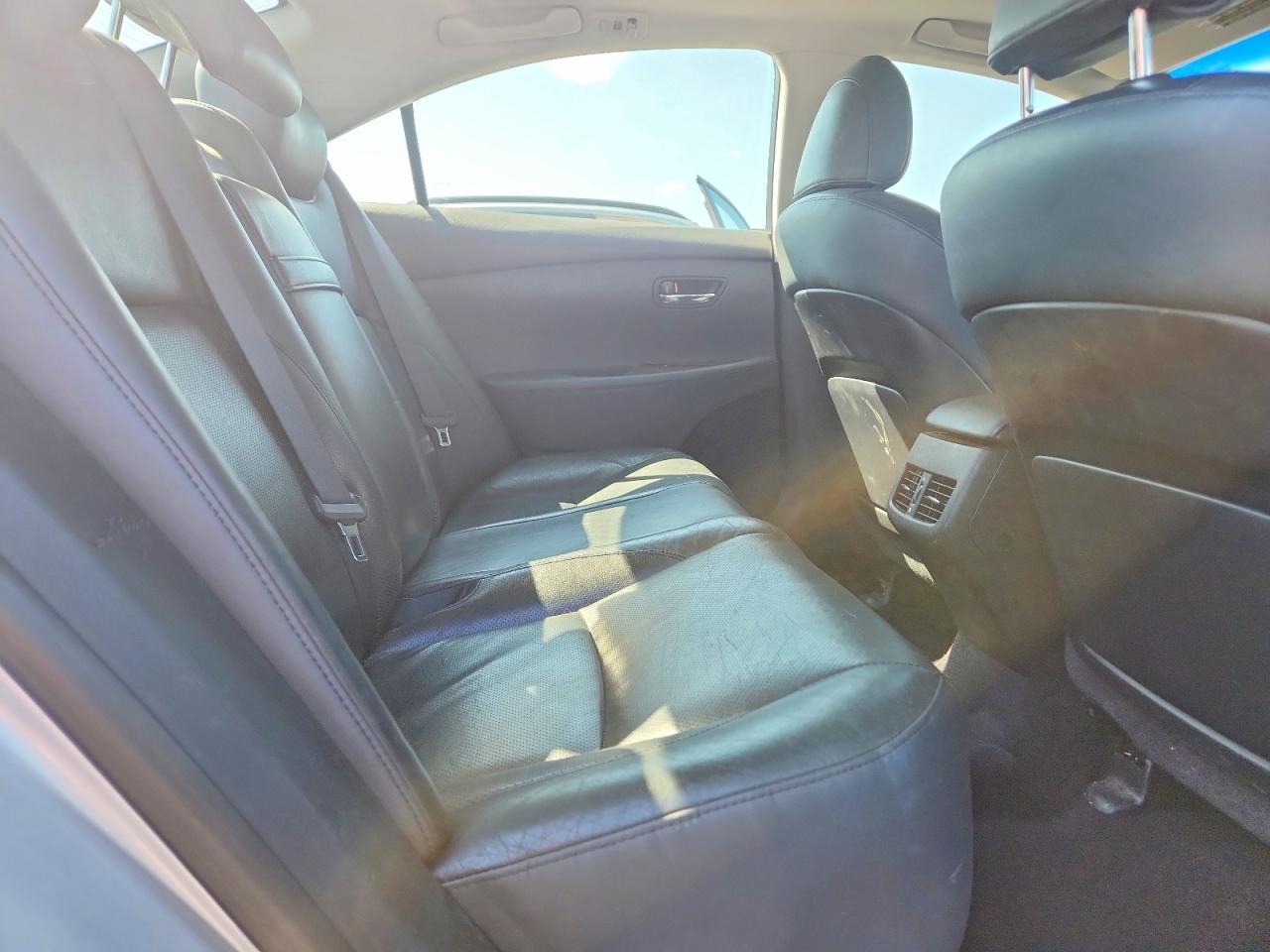 2011 Lexus Es 350 Silver vin: JTHBK1EG1B2470025