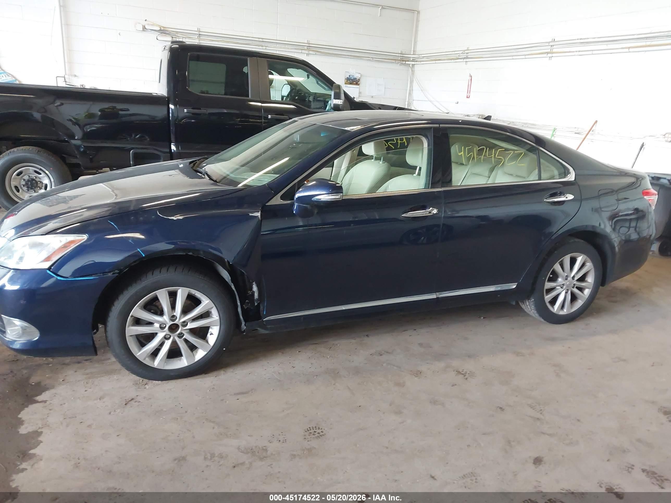 2012 Lexus Es 350 Blue vin: JTHBK1EG1C2507186