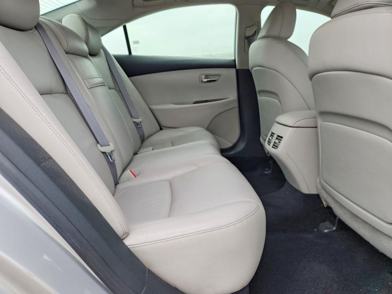 2010 Lexus Es 350 Silver vin: JTHBK1EG2A2359787