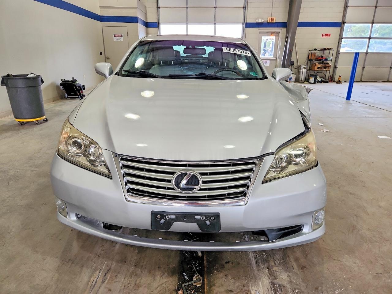 2010 Lexus Es 350 Серебряный vin: JTHBK1EG2A2366027
