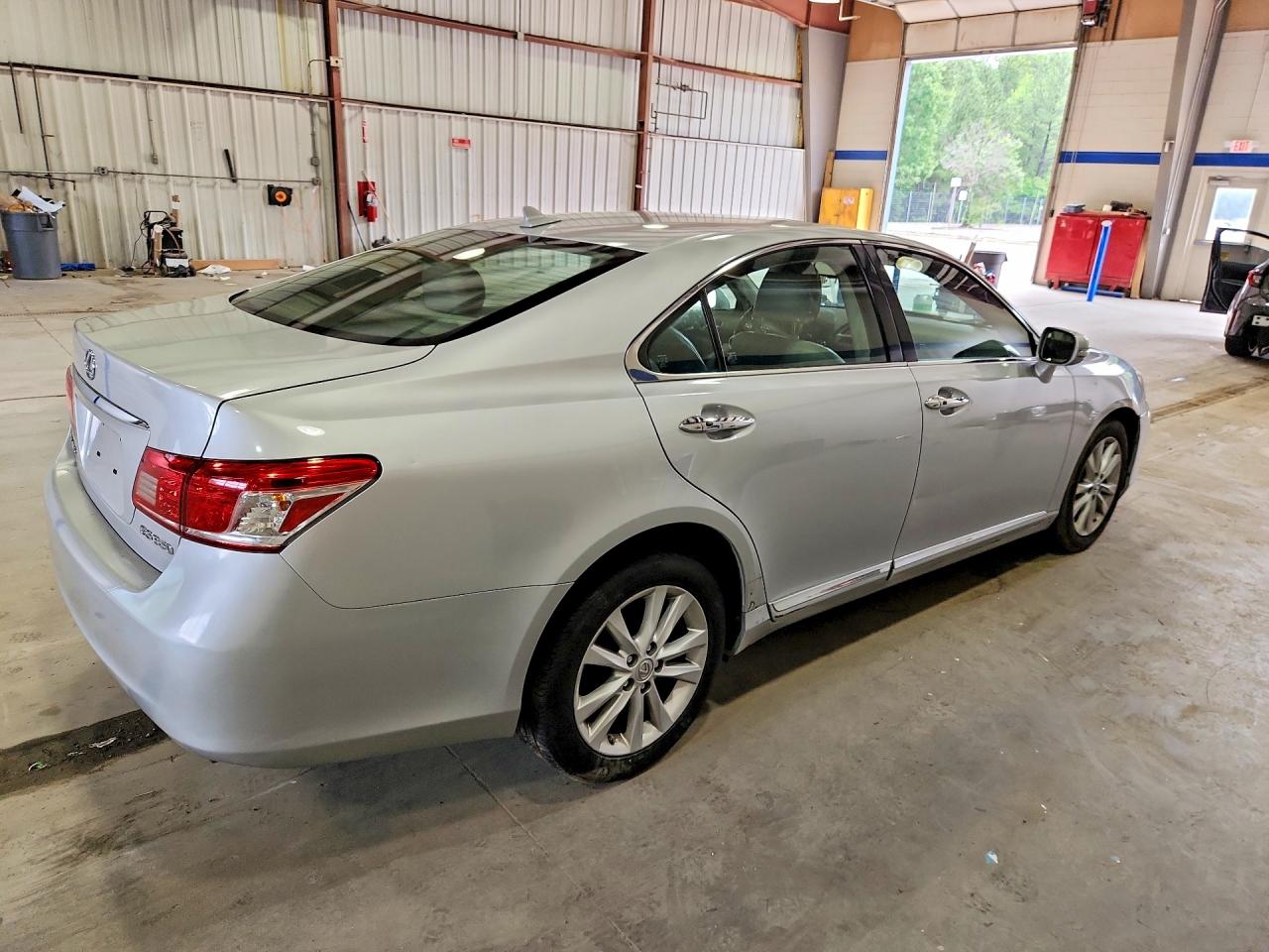 2010 Lexus Es 350 Серебряный vin: JTHBK1EG2A2366027