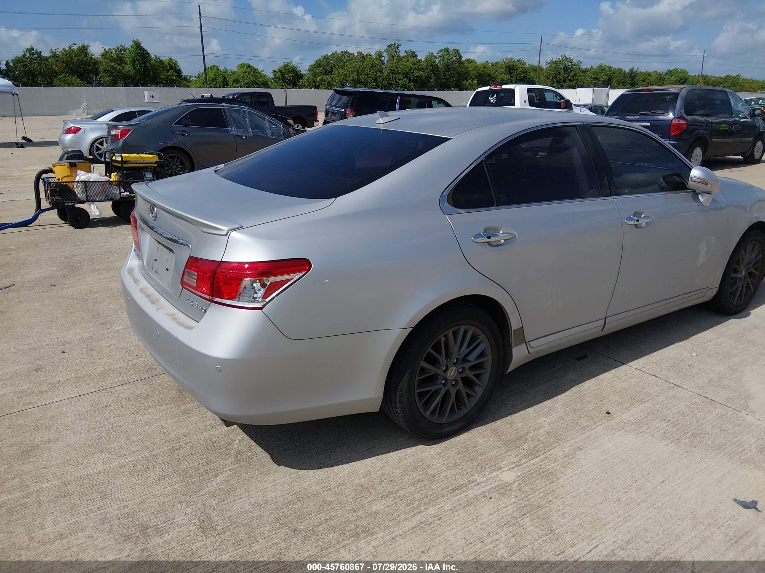2010 Lexus Es 350   Серебряный vin: JTHBK1EG2A2393406