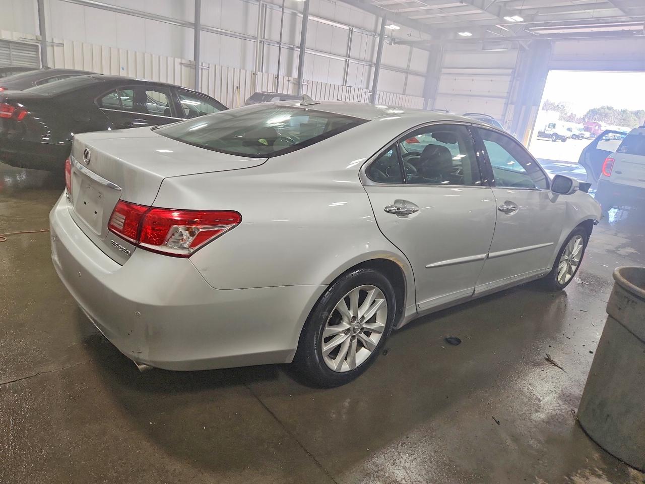 2010 Lexus Es 350 Base Silver vin: JTHBK1EG2A2405795