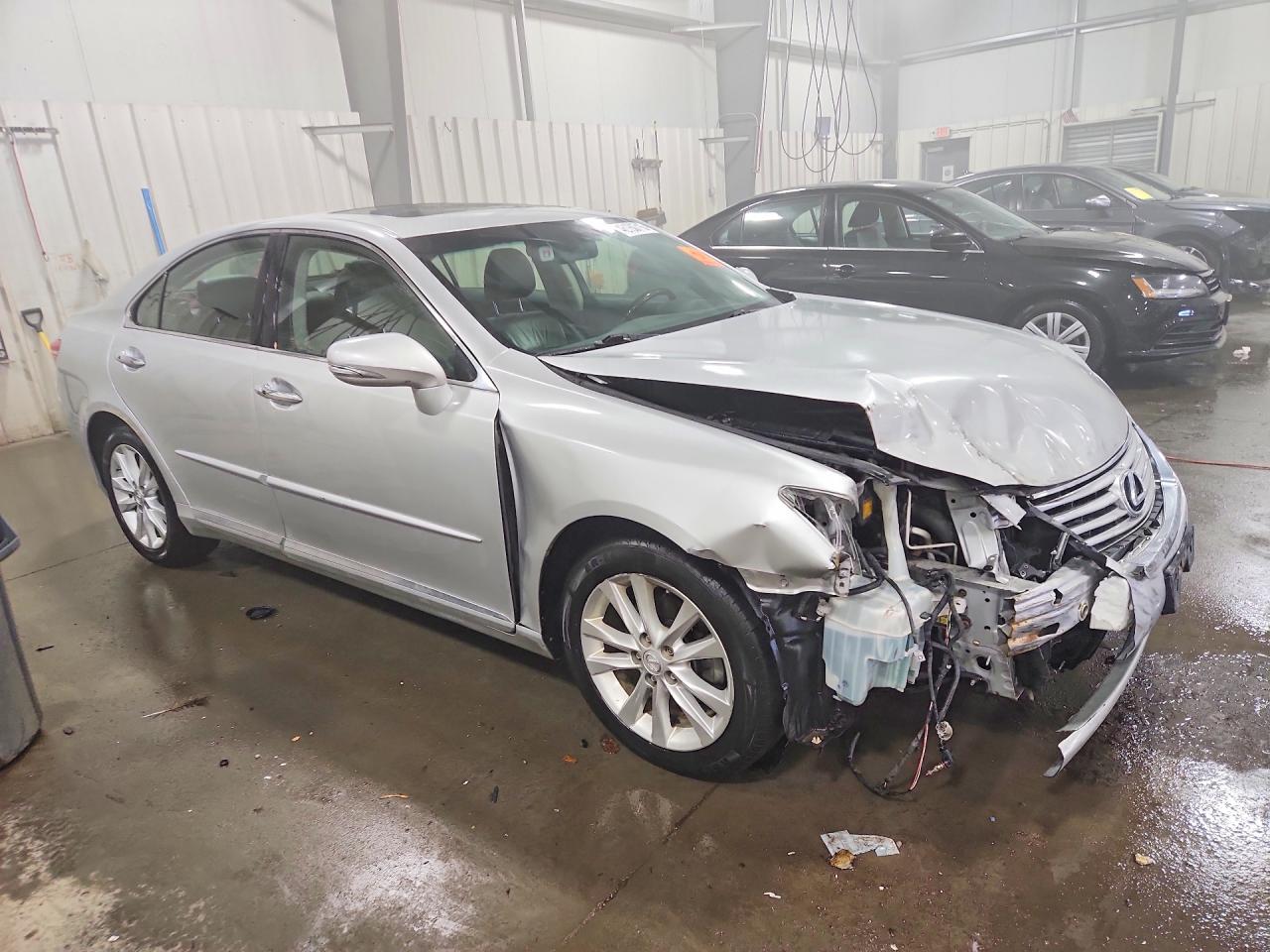 2010 Lexus Es 350 Base Silver vin: JTHBK1EG2A2405795