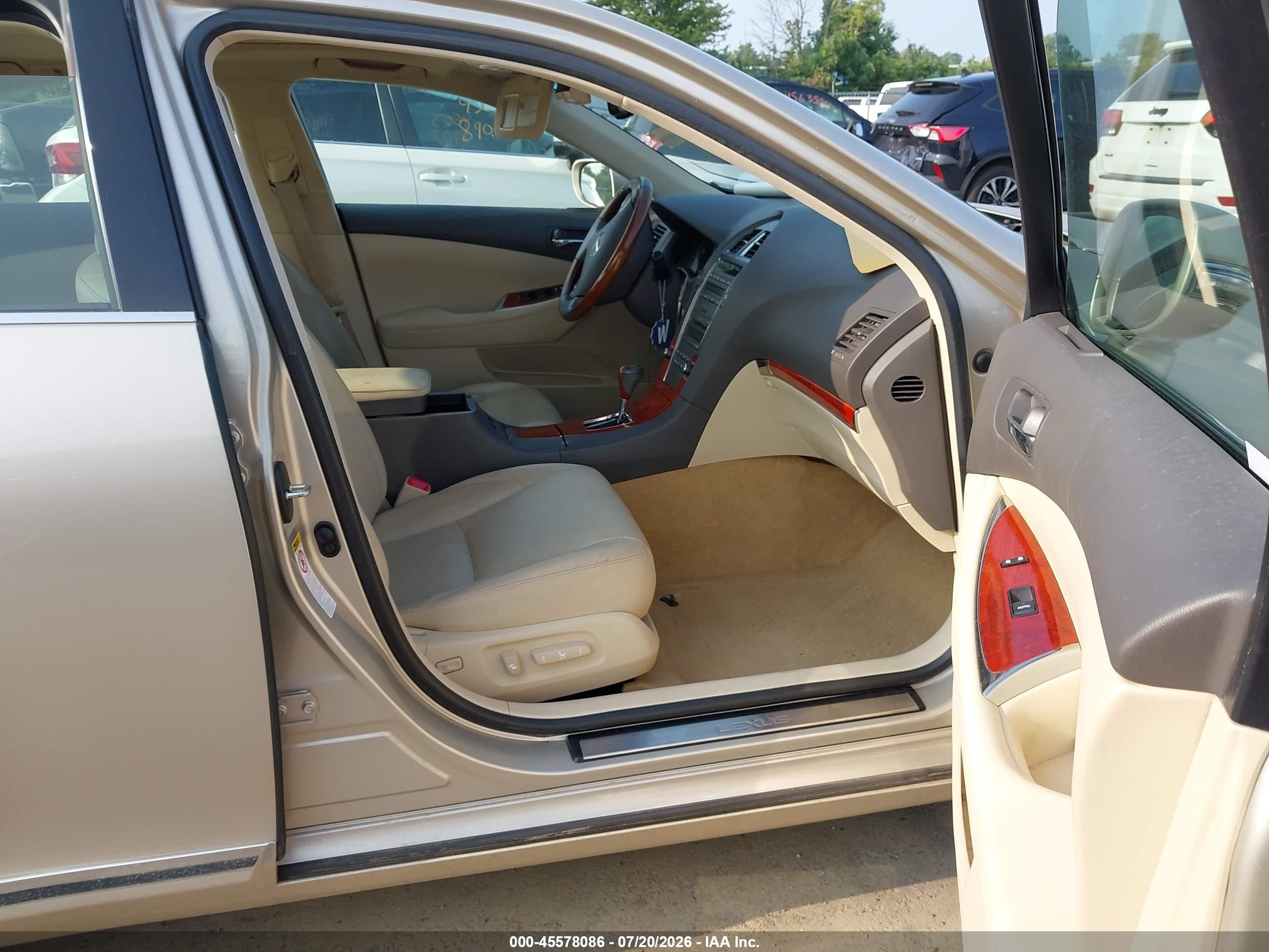 2011 Lexus Es 350   Champagne vin: JTHBK1EG2B2414868