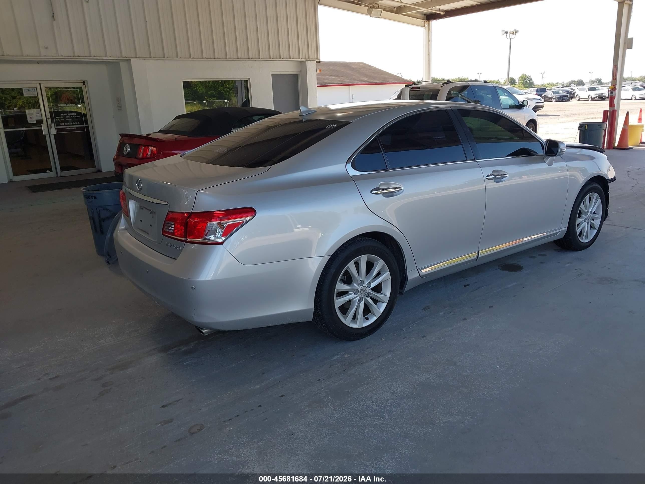 2011 Lexus Es 350   Silver vin: JTHBK1EG2B2428642