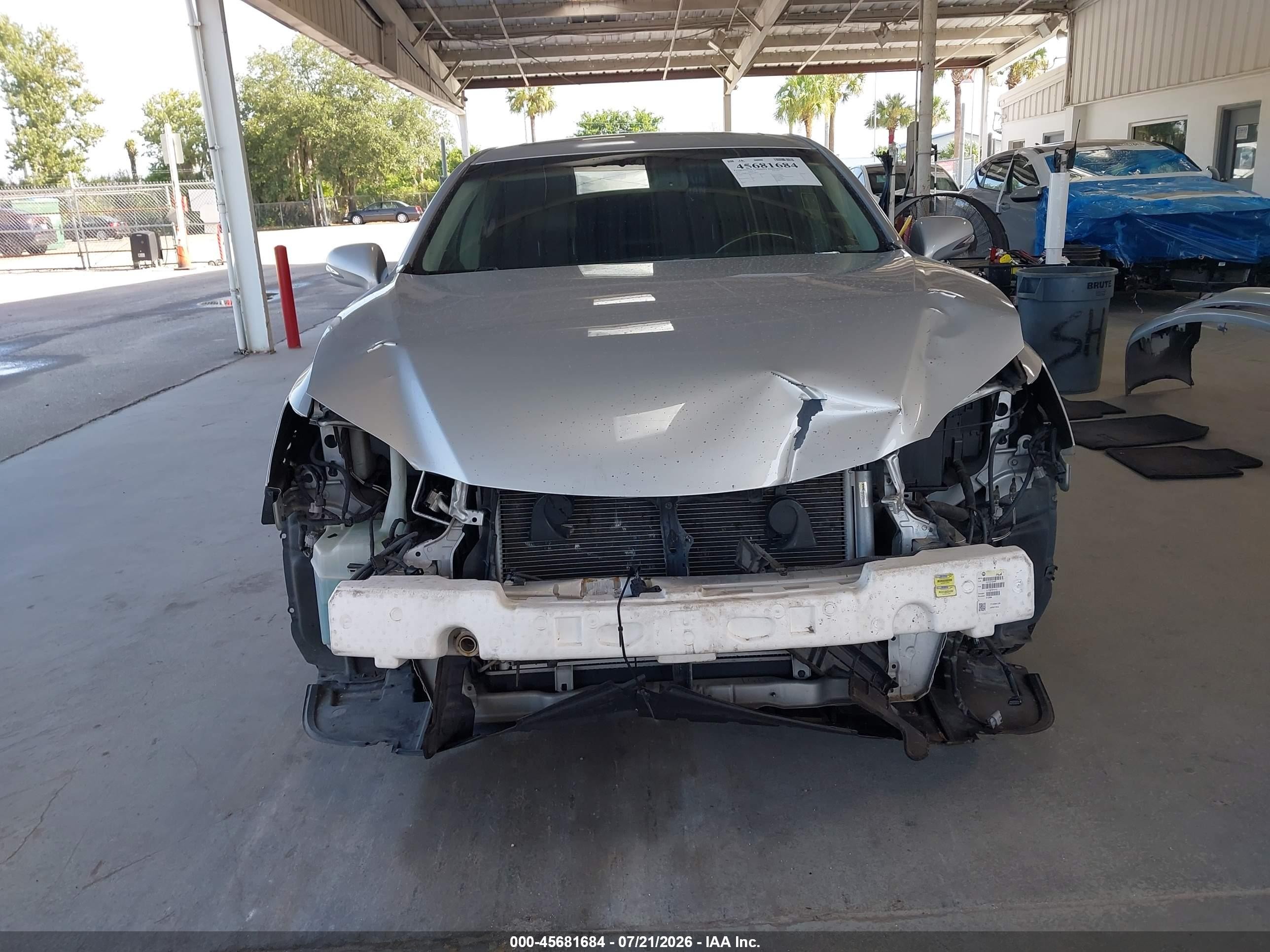 2011 Lexus Es 350   Silver vin: JTHBK1EG2B2428642