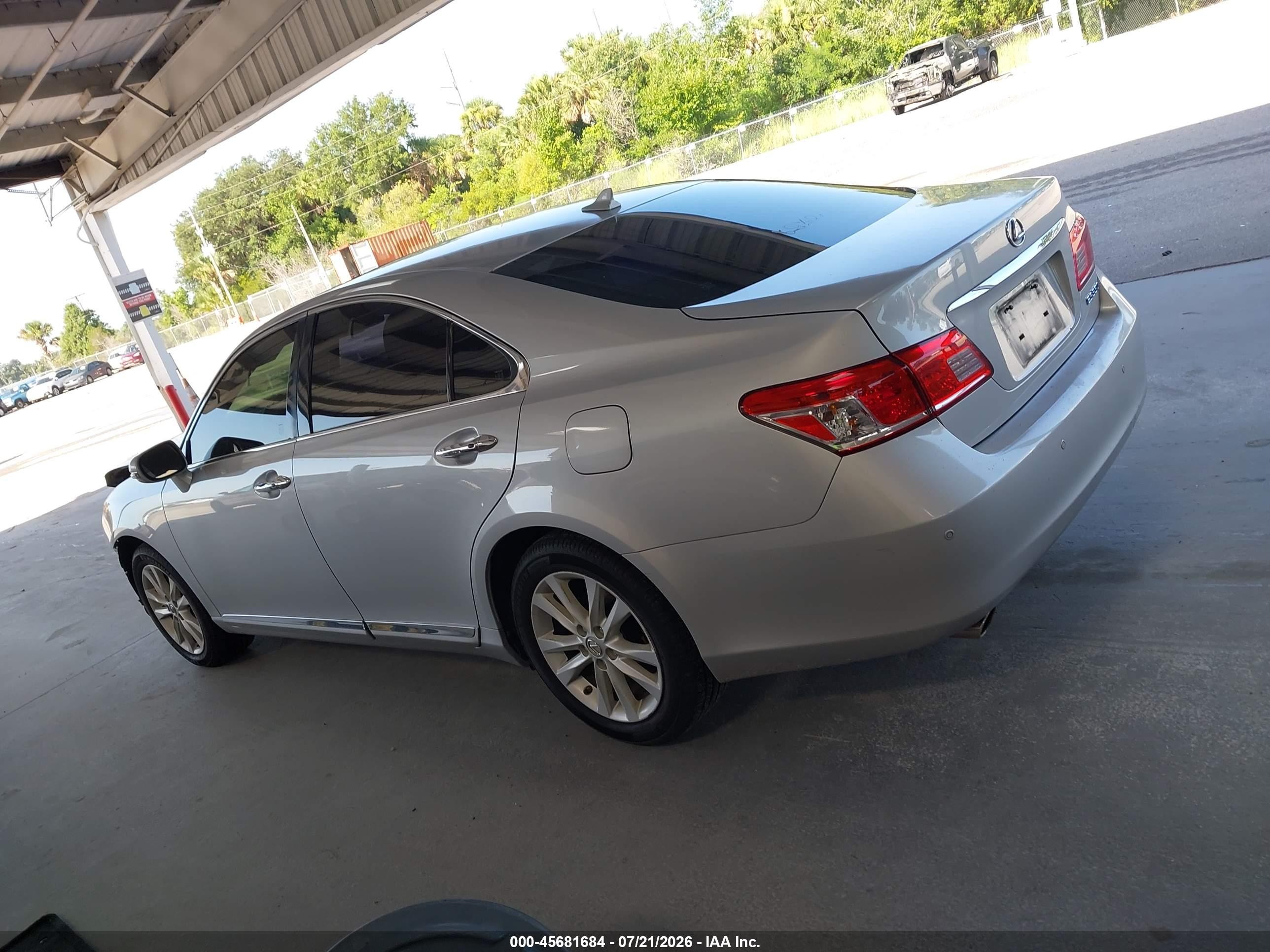 2011 Lexus Es 350   Silver vin: JTHBK1EG2B2428642