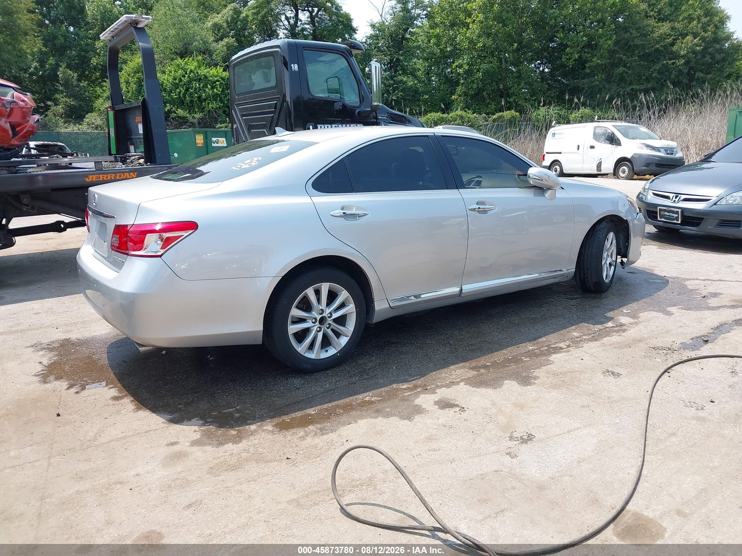 2011 Lexus Es 350   Silver vin: JTHBK1EG2B2442640