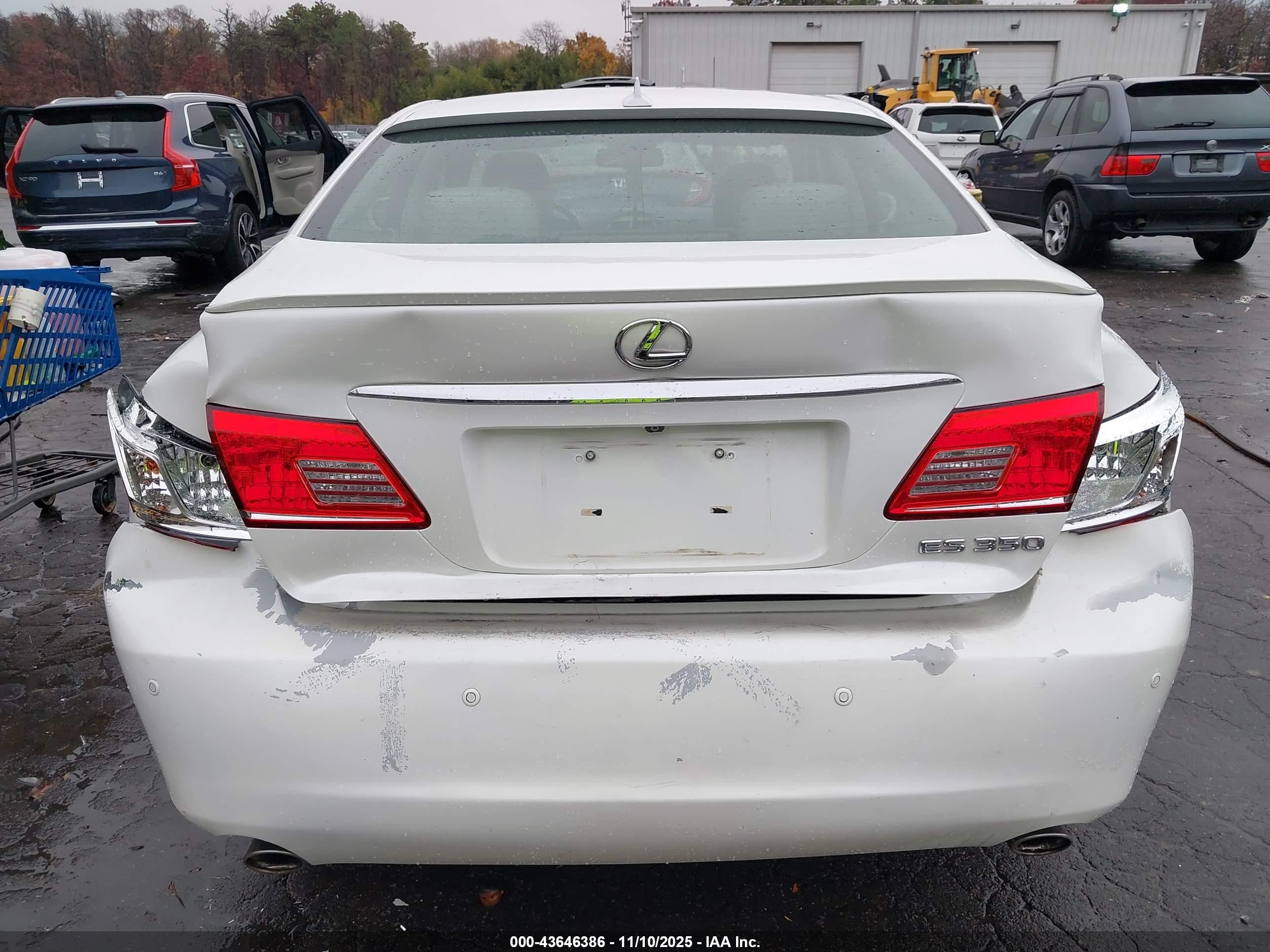 2011 Lexus Es 350   White vin: JTHBK1EG2B2452049