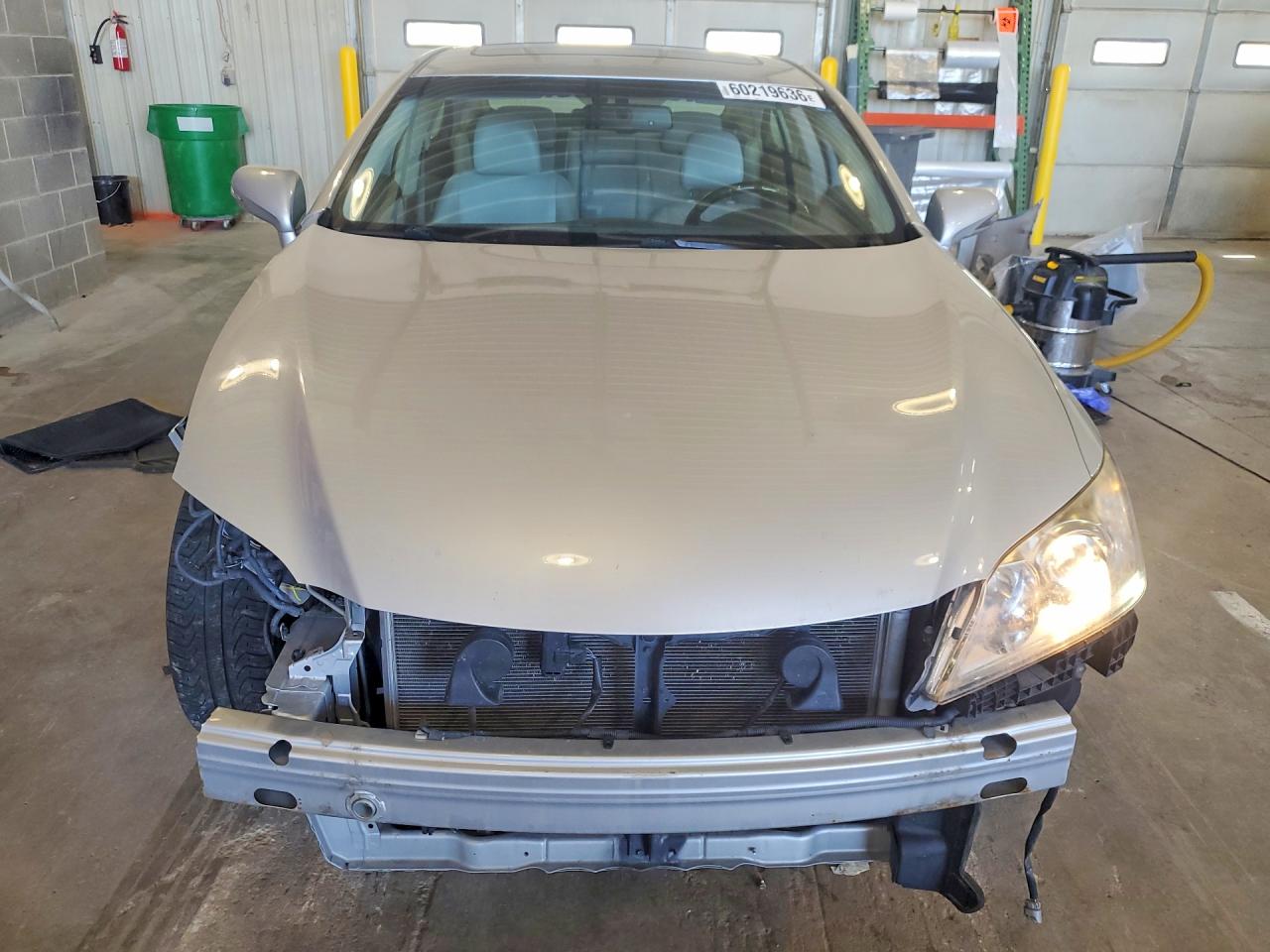 2012 Lexus Es 350 Серебряный vin: JTHBK1EG2C2512073