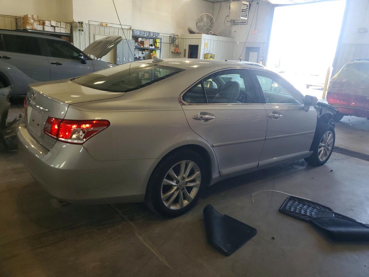 2012 Lexus Es 350 Серебряный vin: JTHBK1EG2C2512073