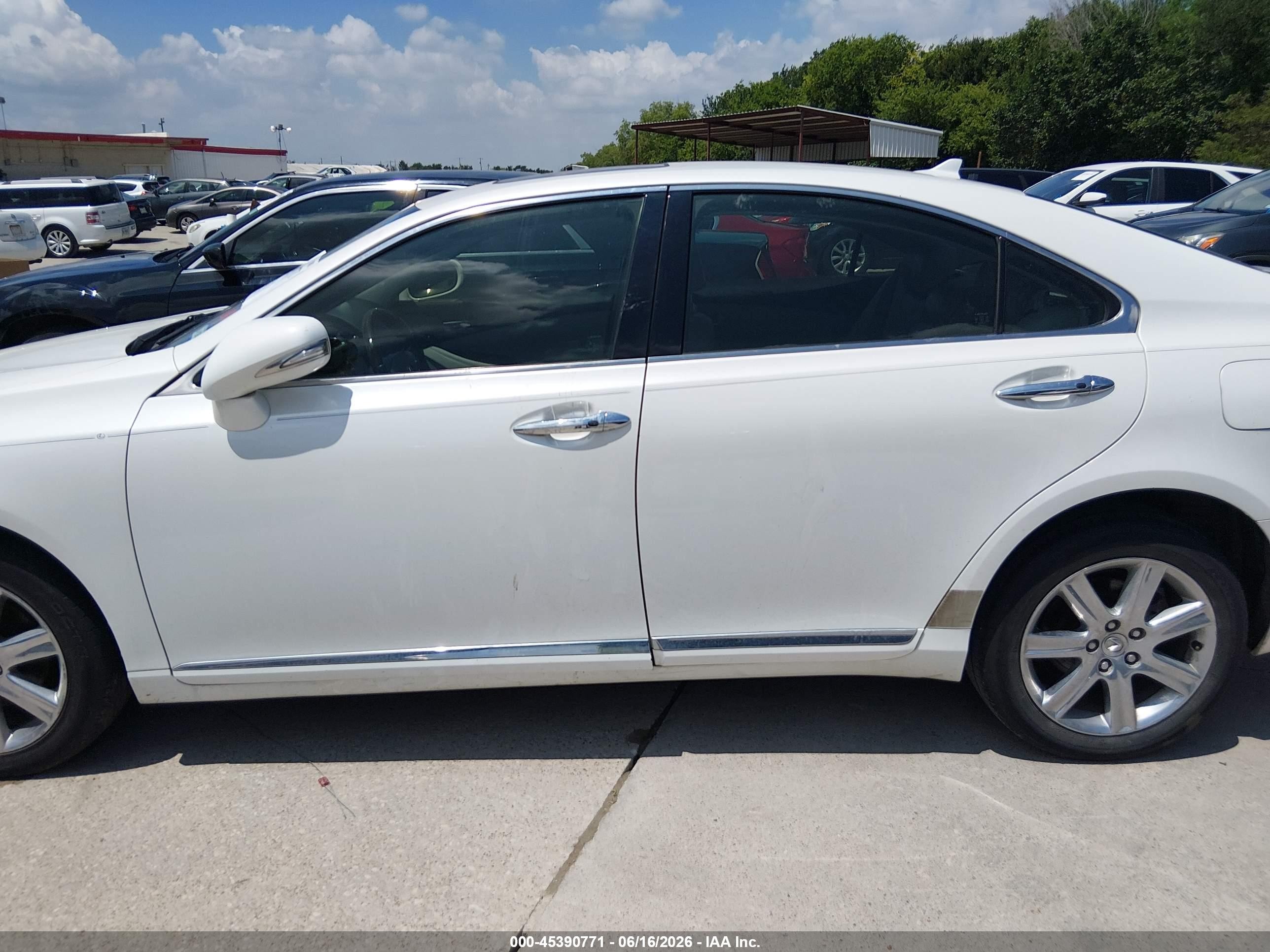 2012 Lexus Es 350   White vin: JTHBK1EG2C2513143