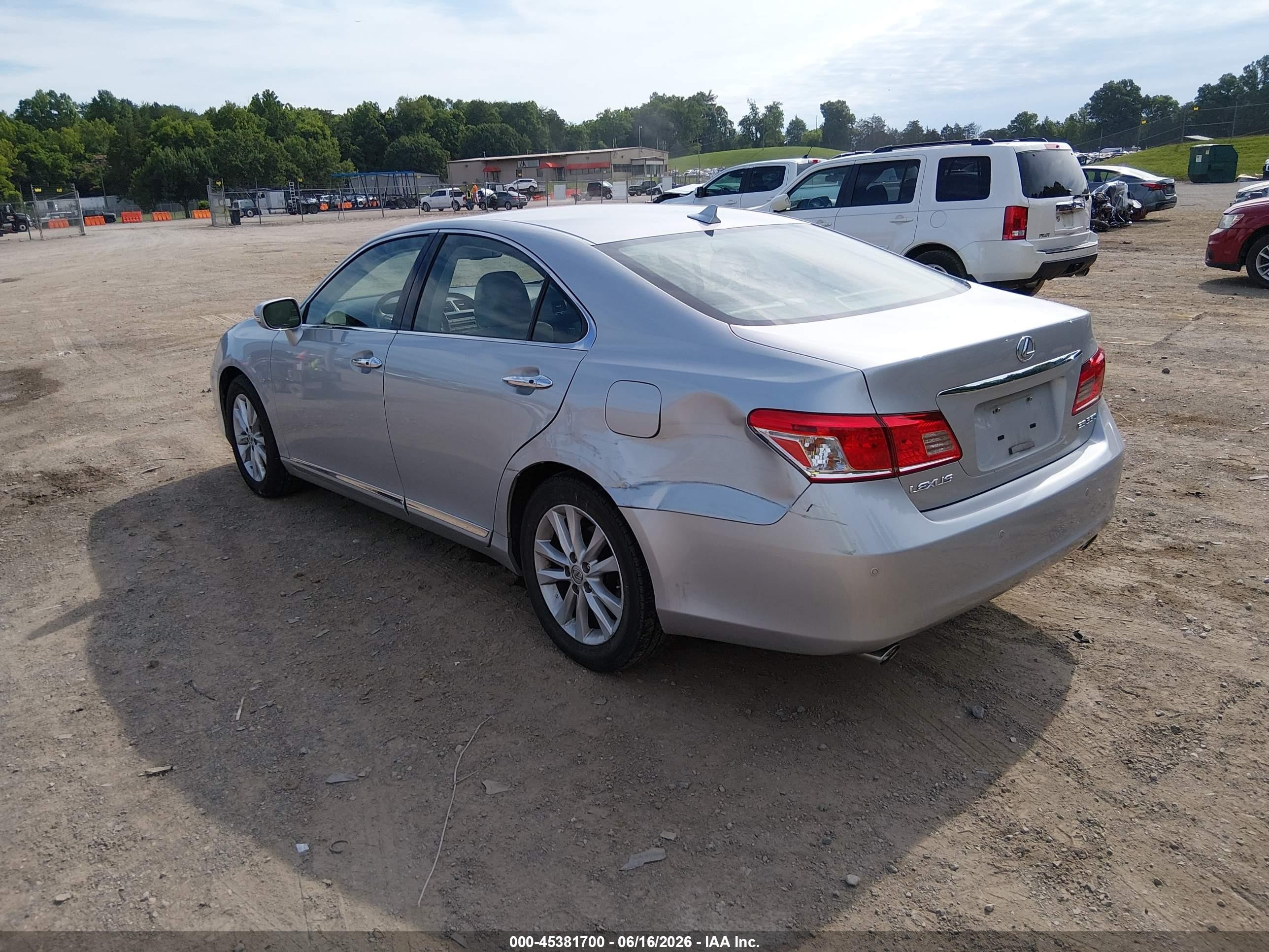2010 Lexus Es 350   Silver vin: JTHBK1EG3A2352301