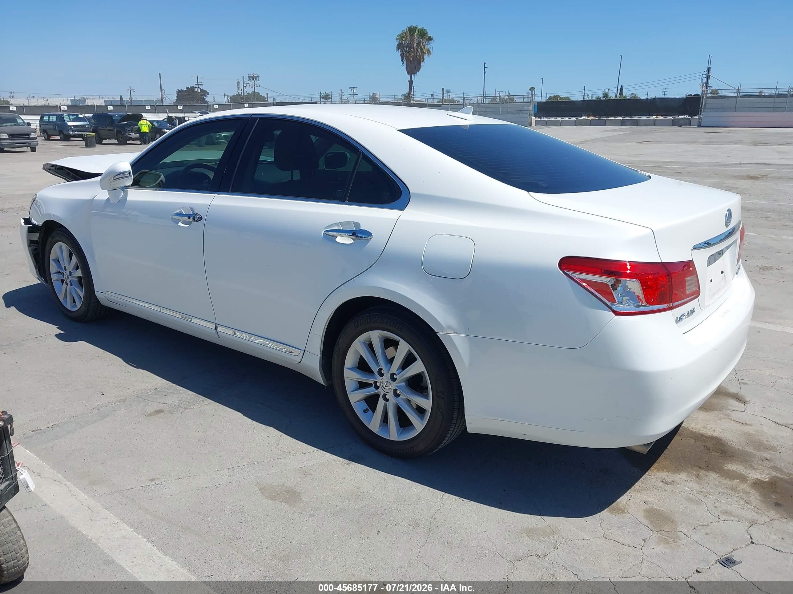 2010 Lexus Es 350   White vin: JTHBK1EG3A2361628