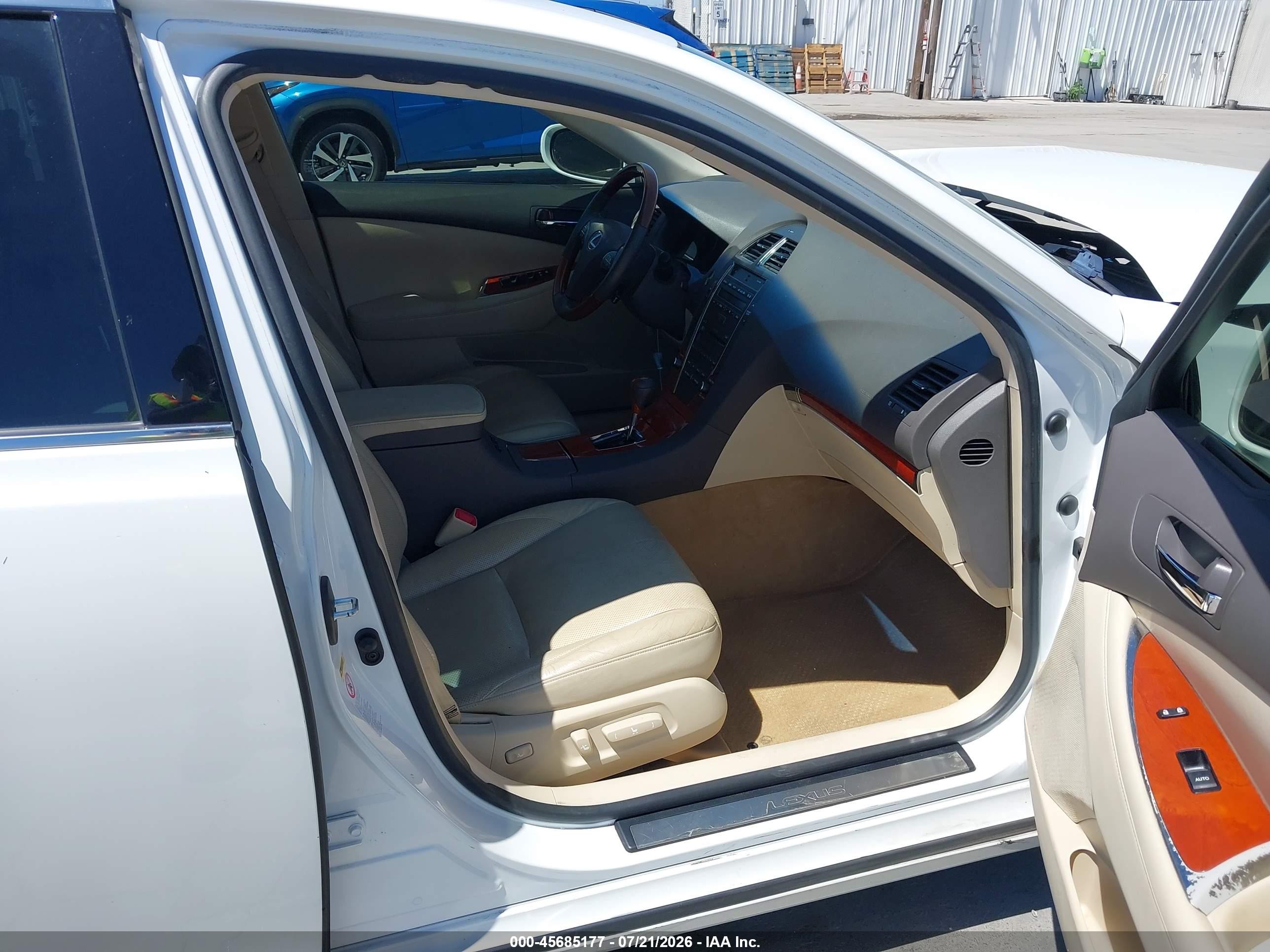 2010 Lexus Es 350   White vin: JTHBK1EG3A2361628