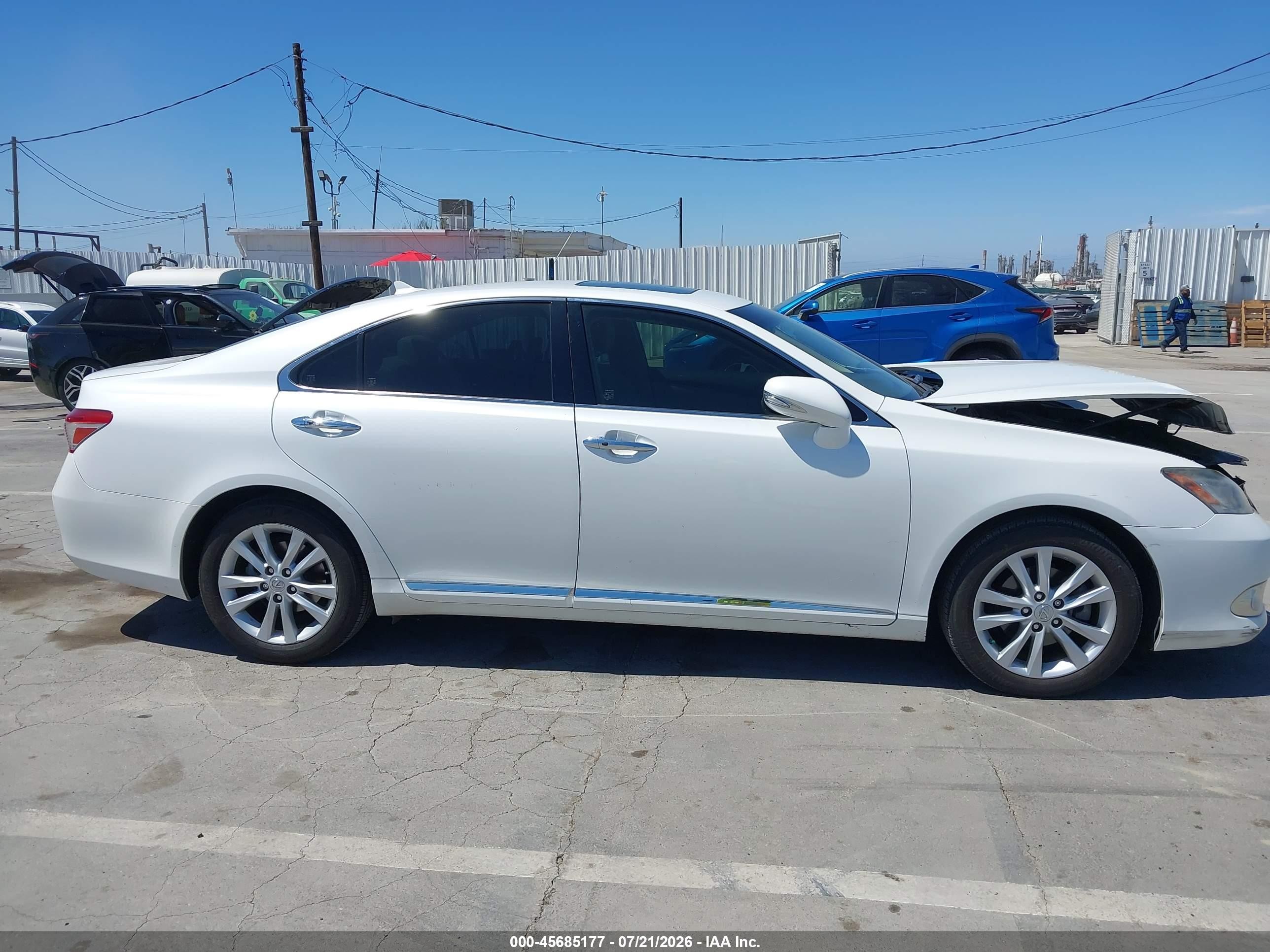 2010 Lexus Es 350   White vin: JTHBK1EG3A2361628