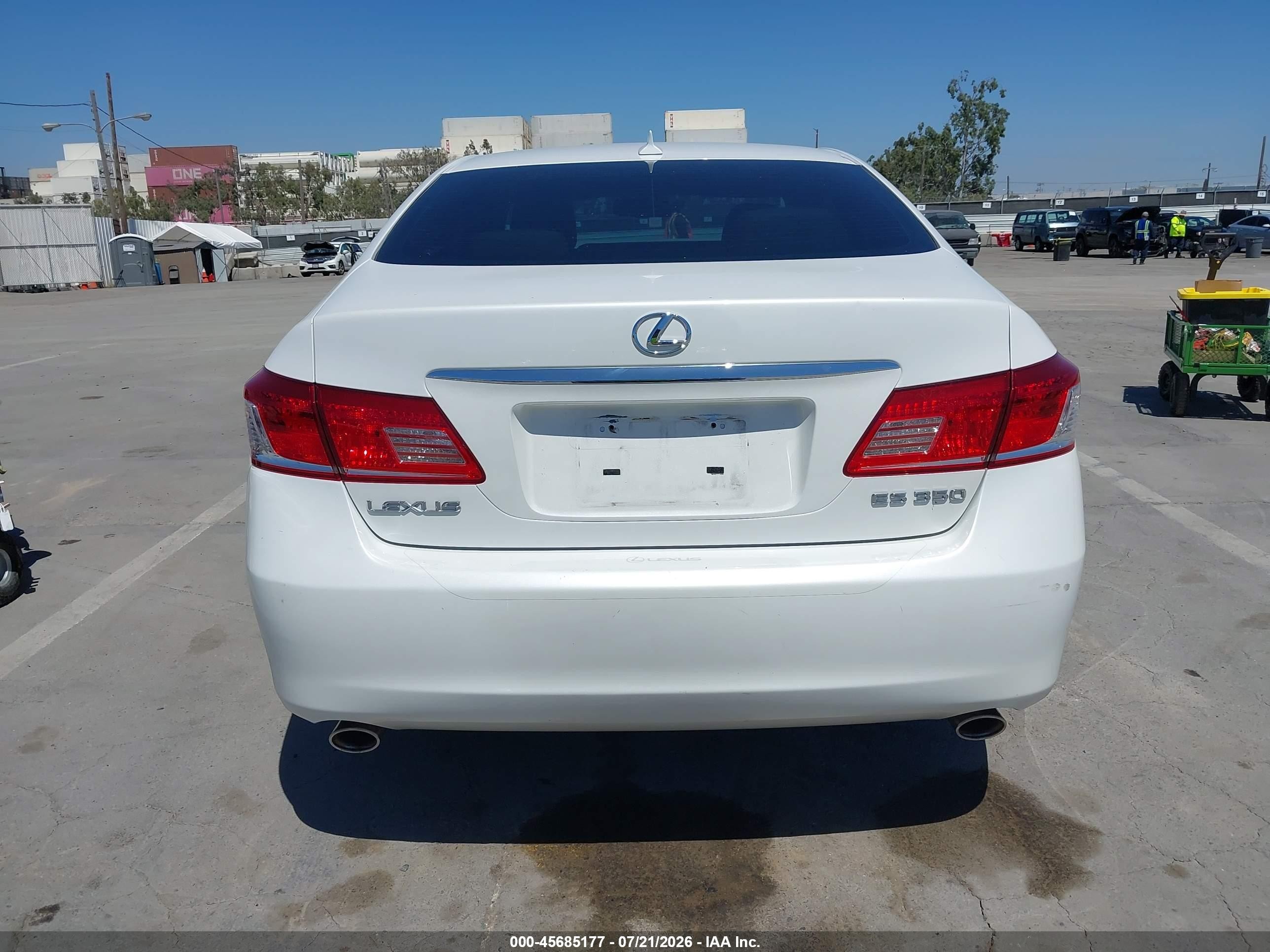 2010 Lexus Es 350   White vin: JTHBK1EG3A2361628