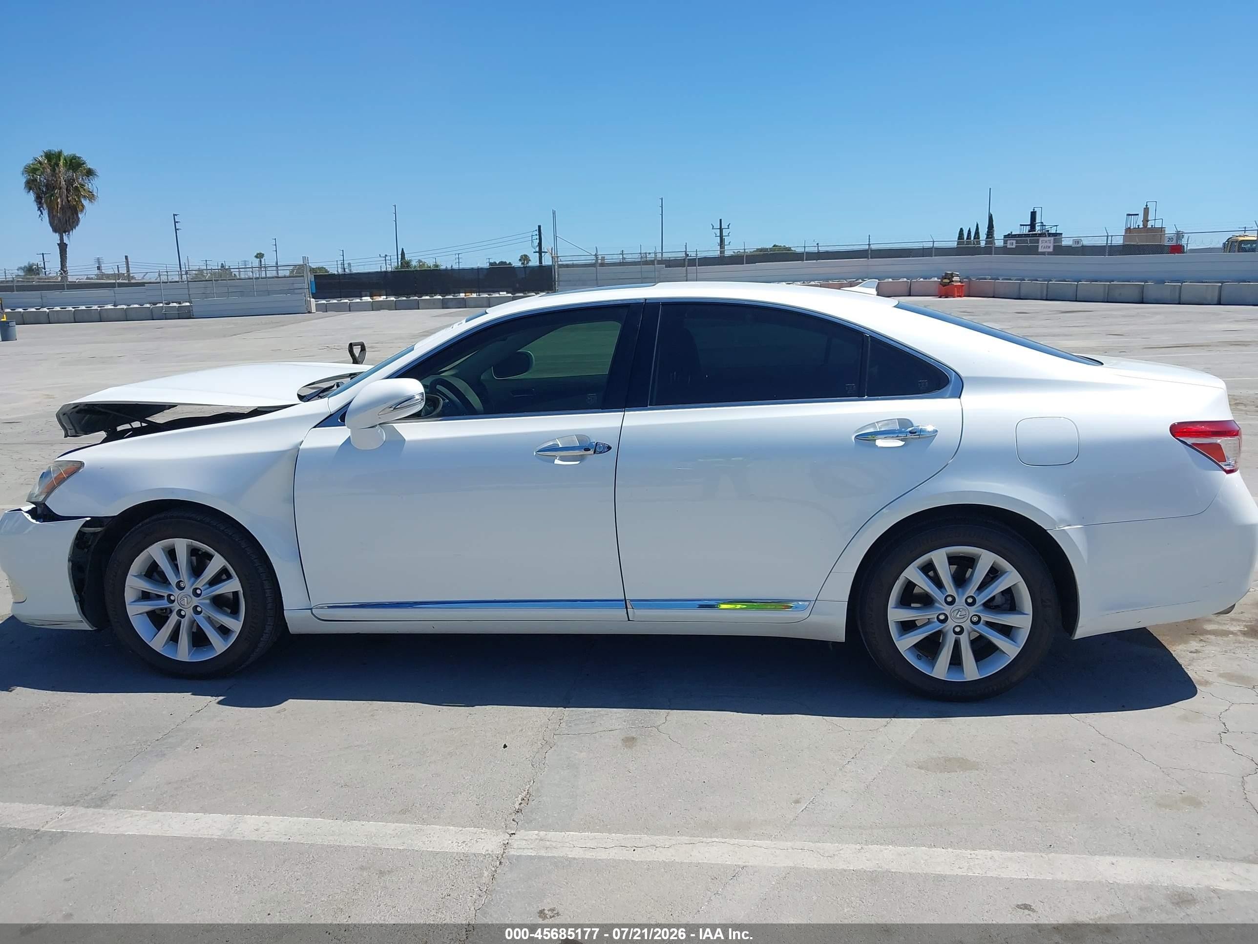 2010 Lexus Es 350   White vin: JTHBK1EG3A2361628