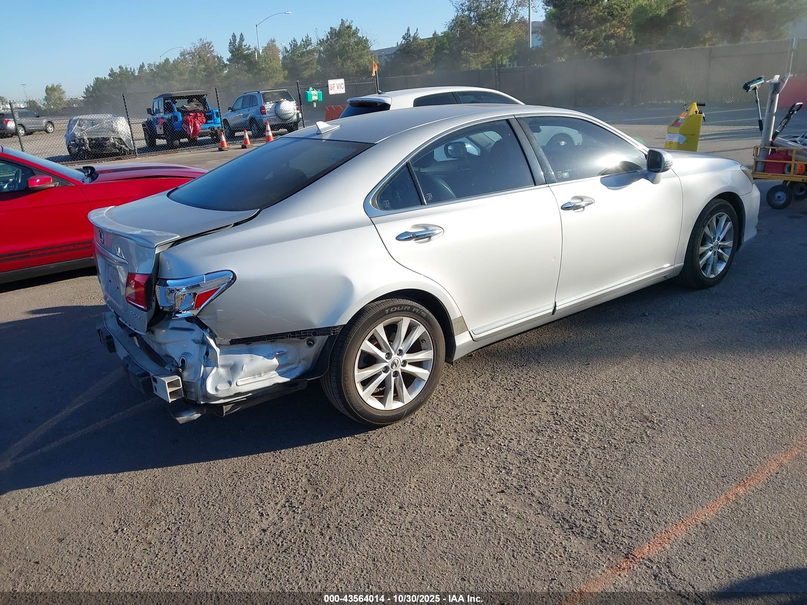 2010 Lexus Es 350   Silver vin: JTHBK1EG3A2369955