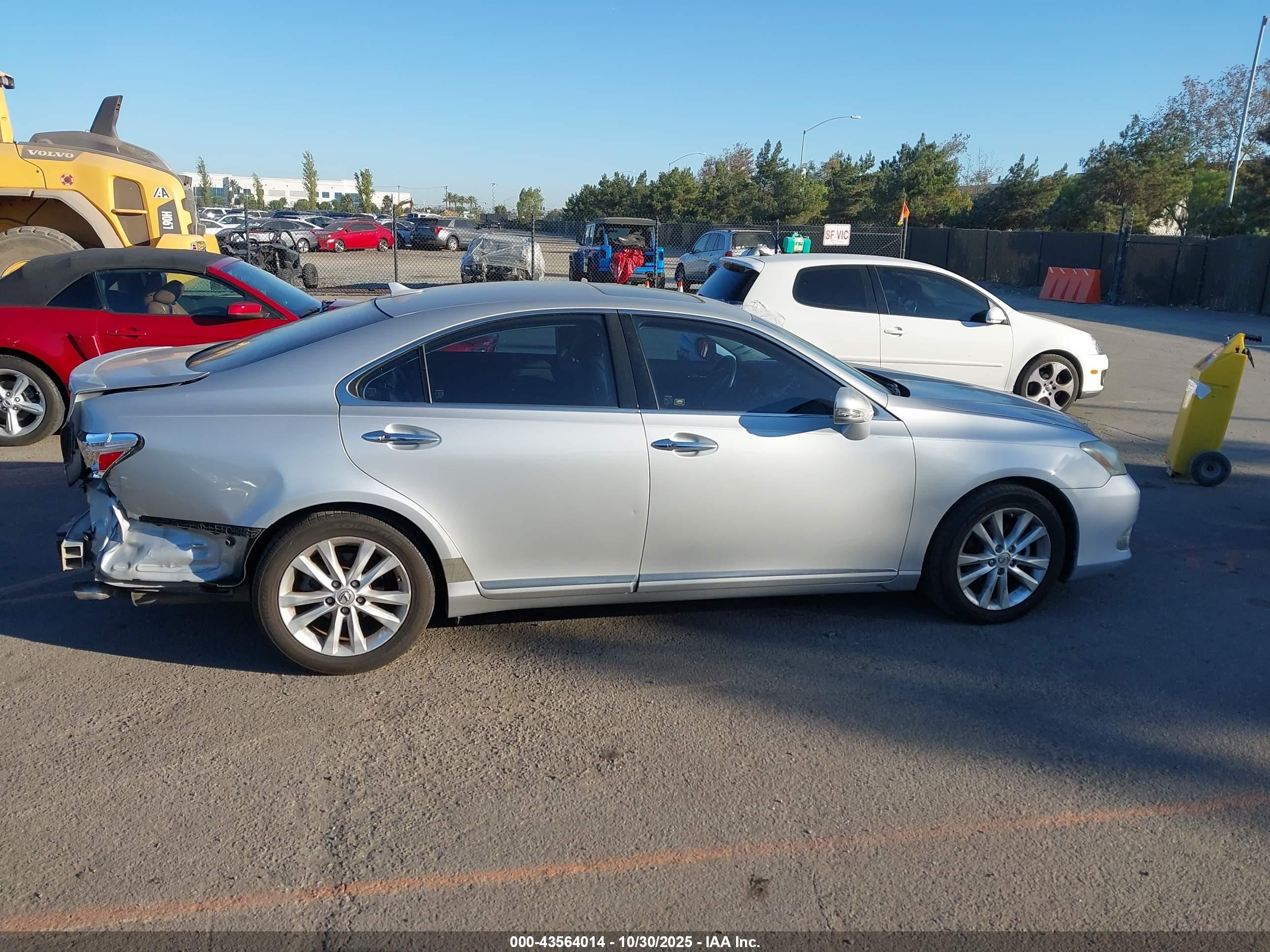 2010 Lexus Es 350   Silver vin: JTHBK1EG3A2369955
