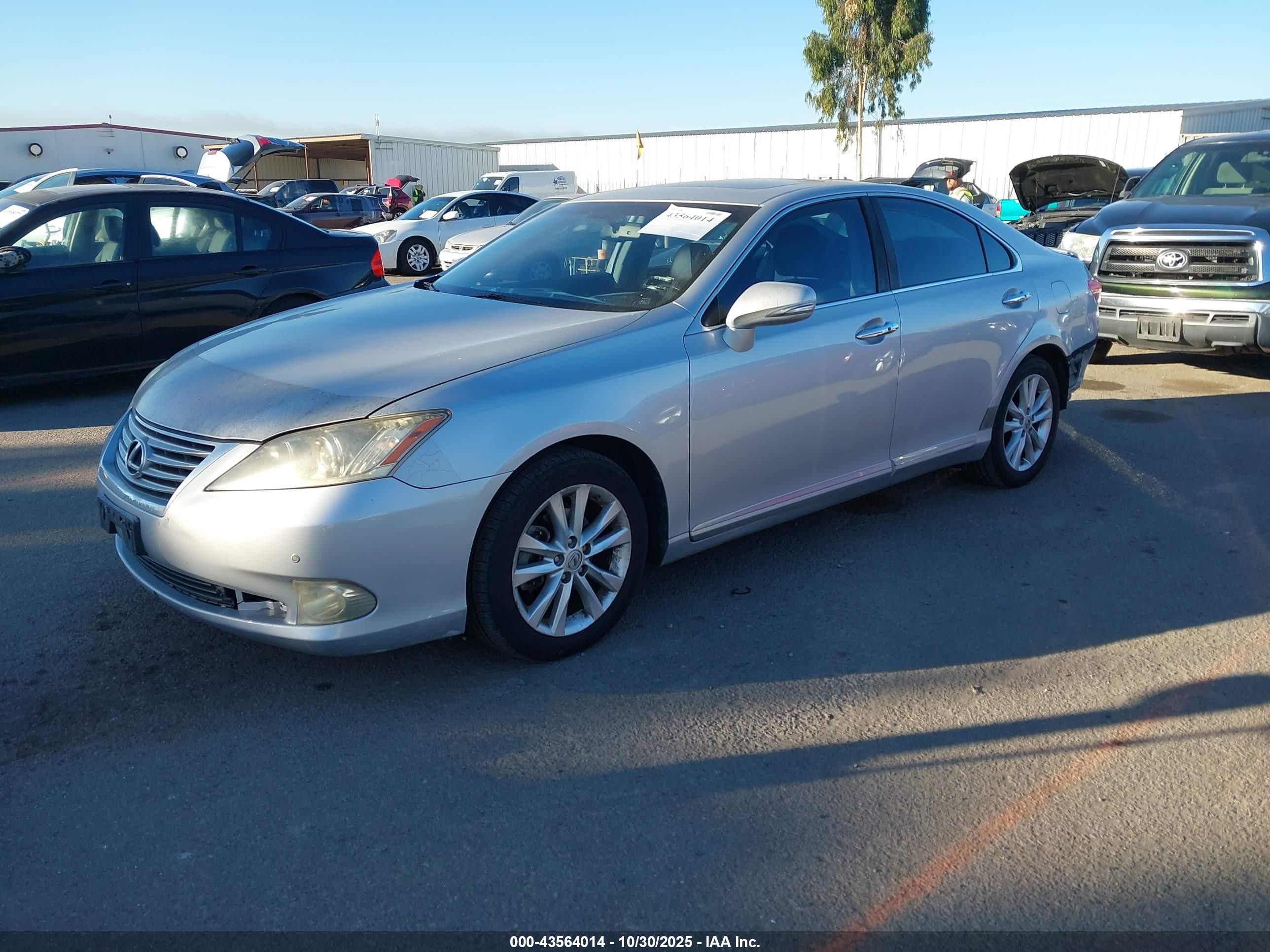 2010 Lexus Es 350   Silver vin: JTHBK1EG3A2369955