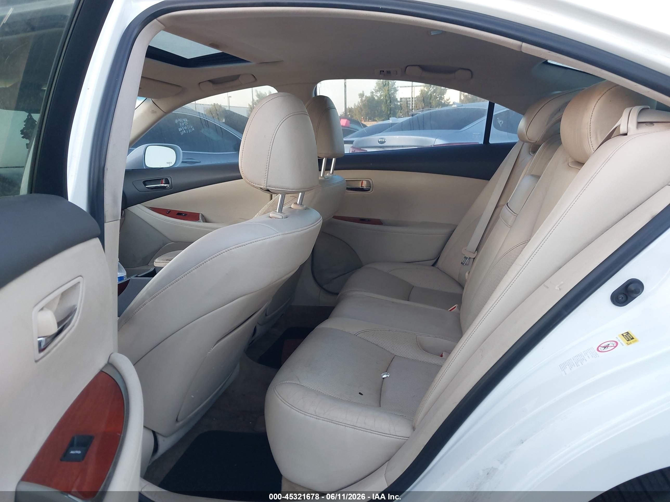 2010 Lexus Es 350 Белый vin: JTHBK1EG3A2370958