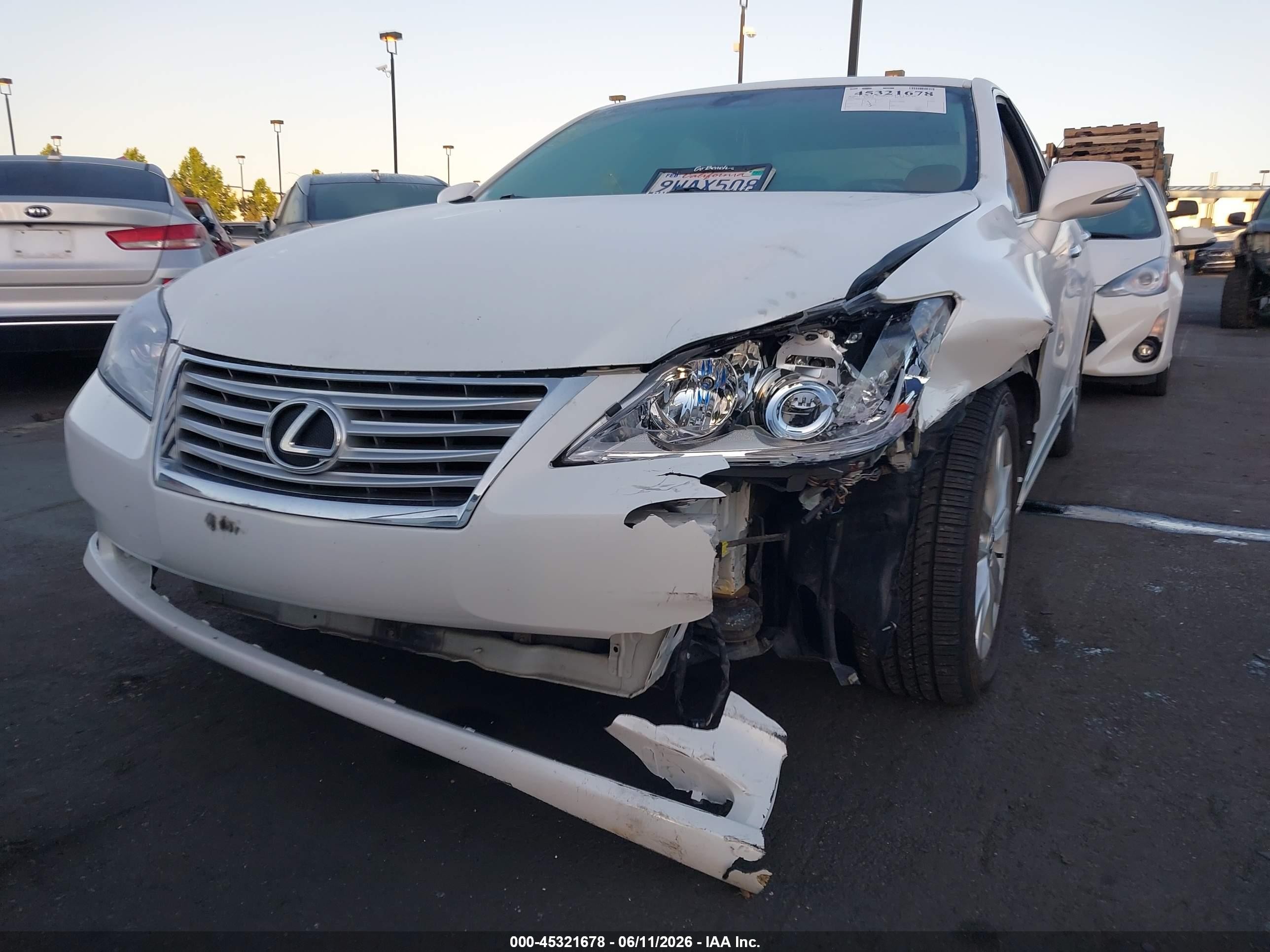 2010 Lexus Es 350 Белый vin: JTHBK1EG3A2370958