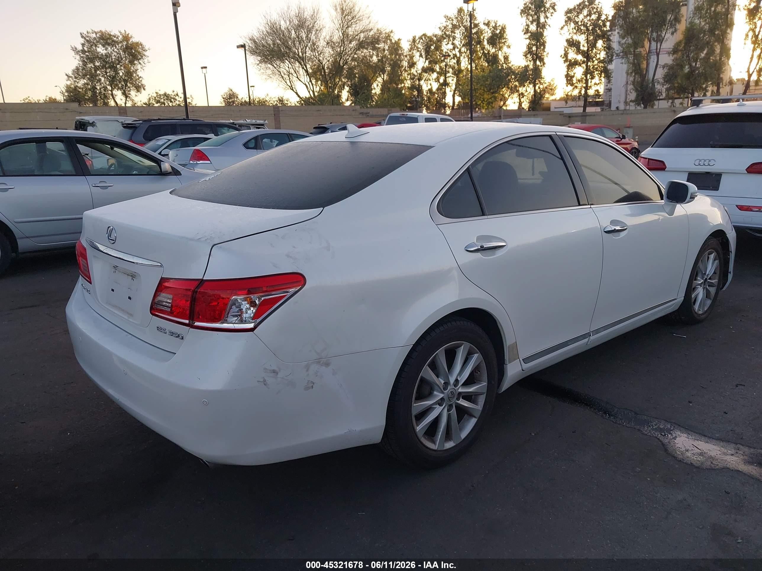 2010 Lexus Es 350 Белый vin: JTHBK1EG3A2370958