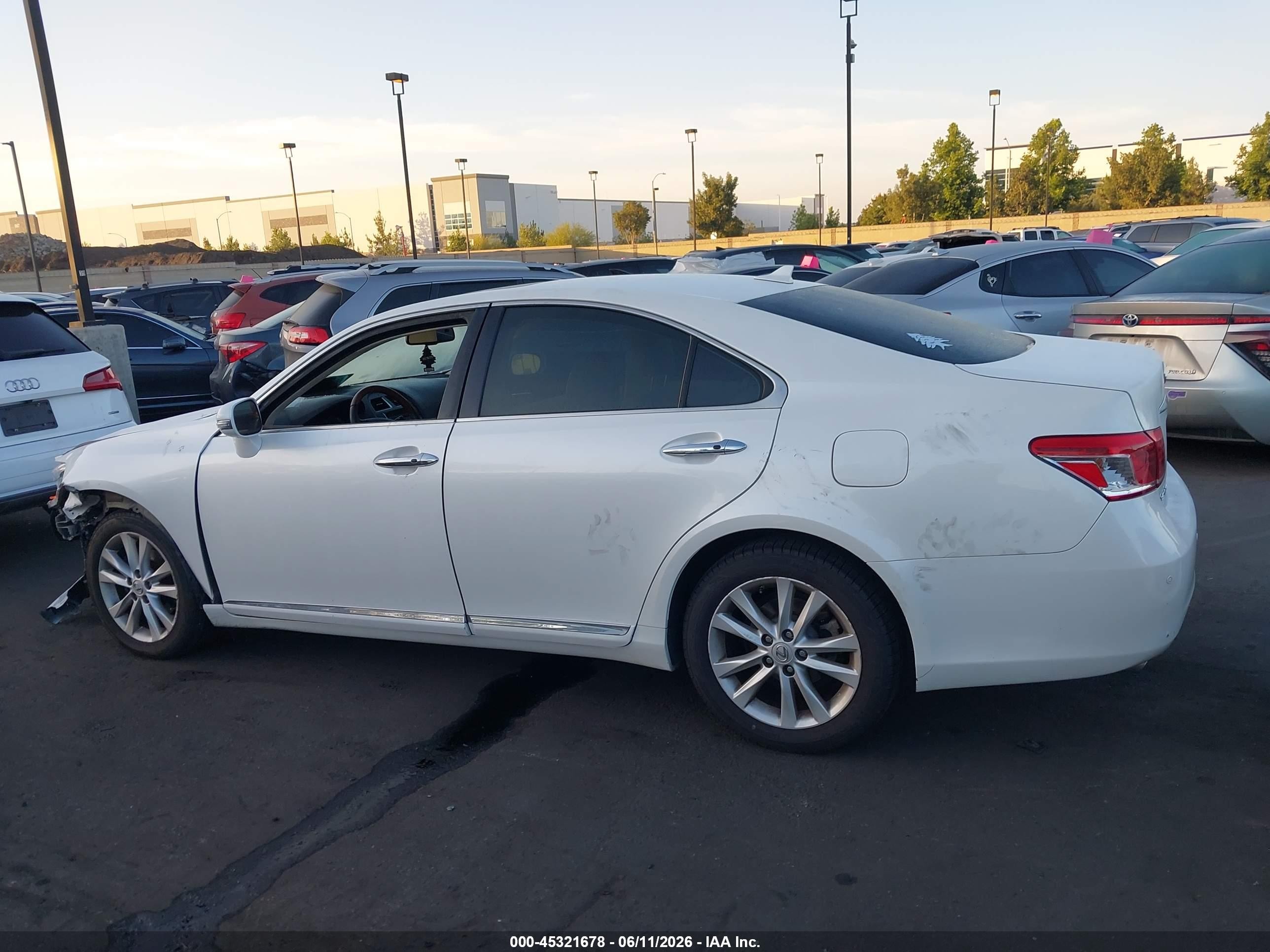 2010 Lexus Es 350 Белый vin: JTHBK1EG3A2370958