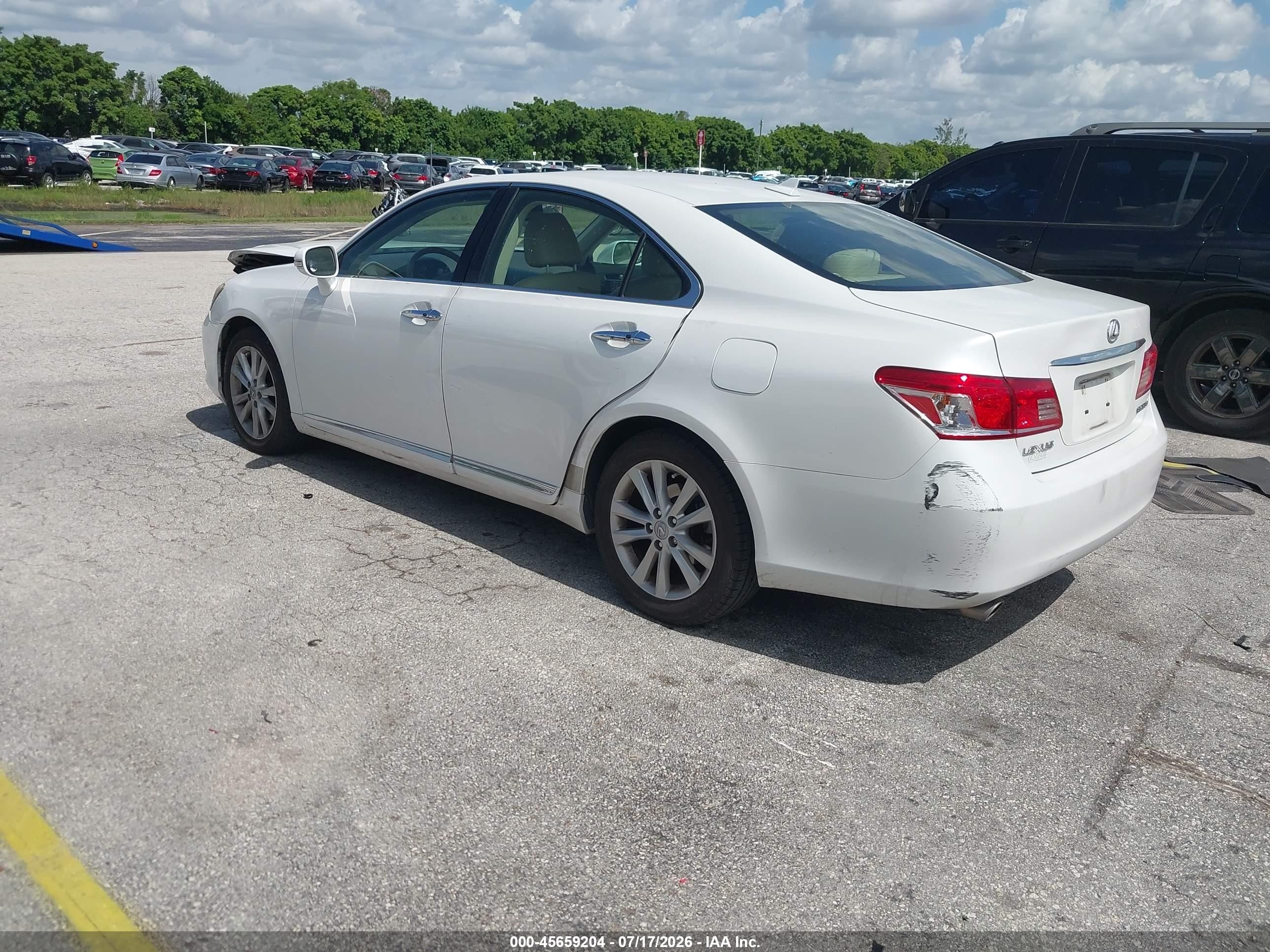2010 Lexus Es 350   White vin: JTHBK1EG3A2377196