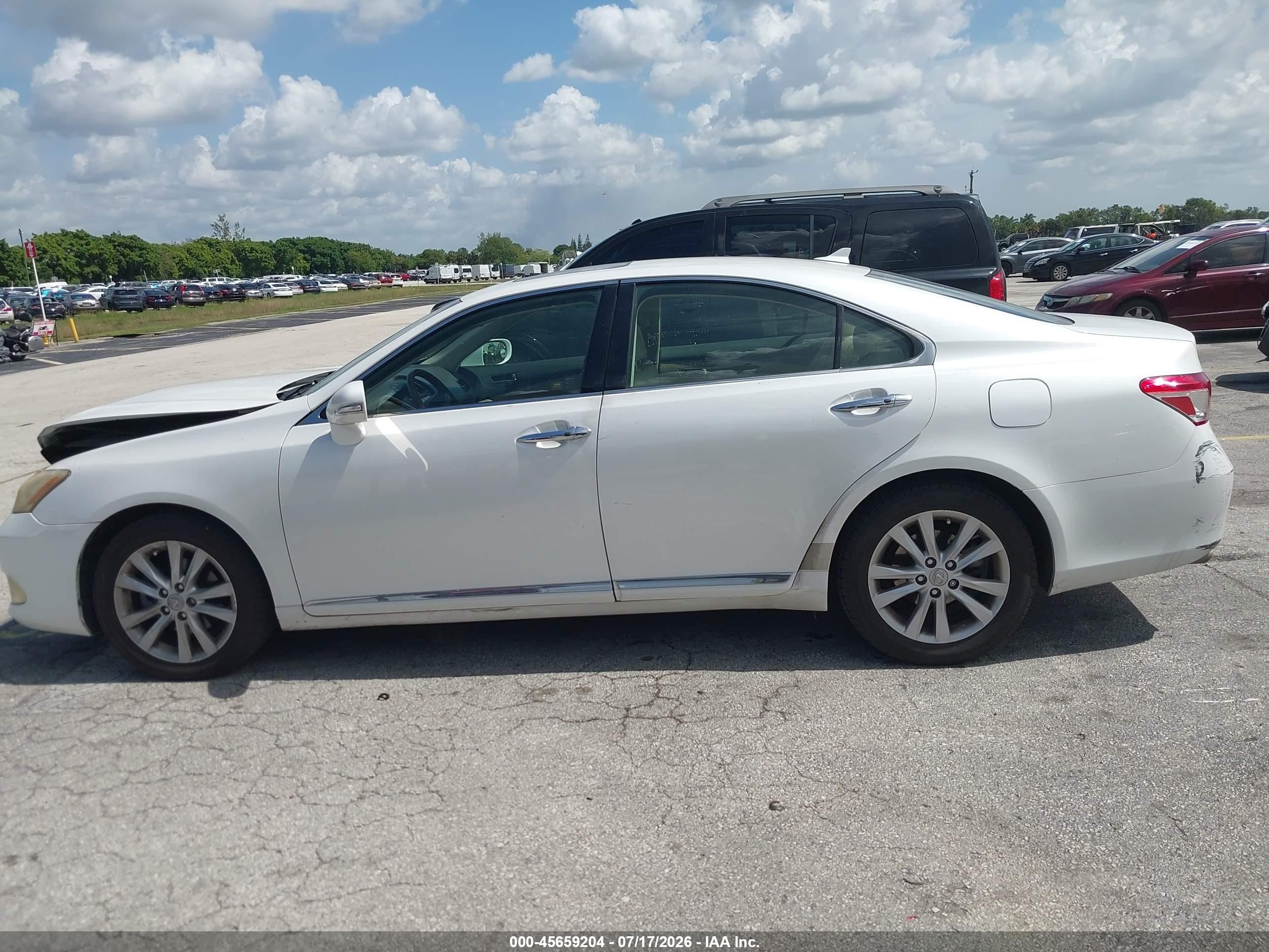 2010 Lexus Es 350   White vin: JTHBK1EG3A2377196