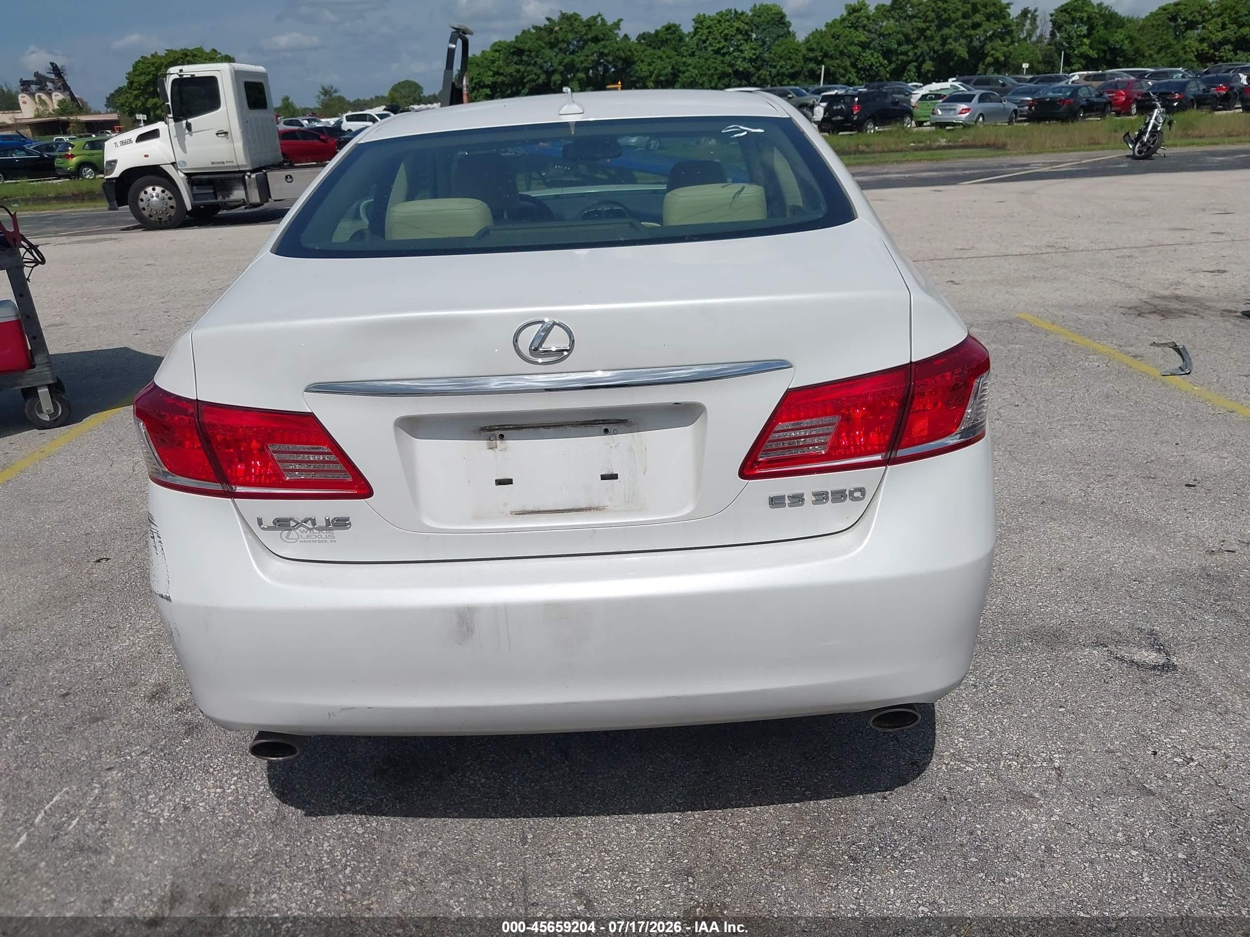 2010 Lexus Es 350   White vin: JTHBK1EG3A2377196