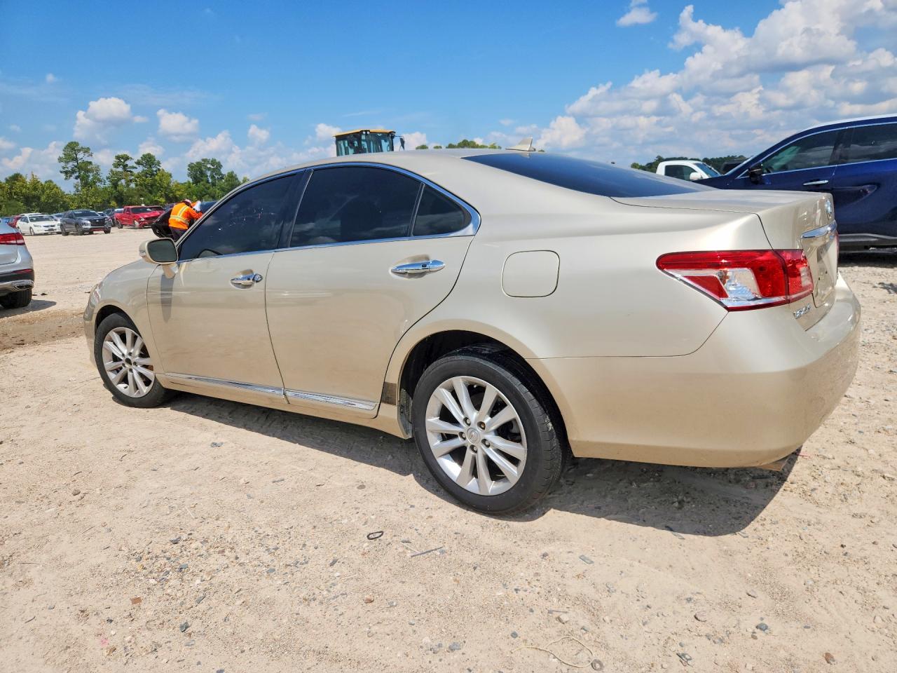 2010 Lexus Es 350 Gold vin: JTHBK1EG3A2384259