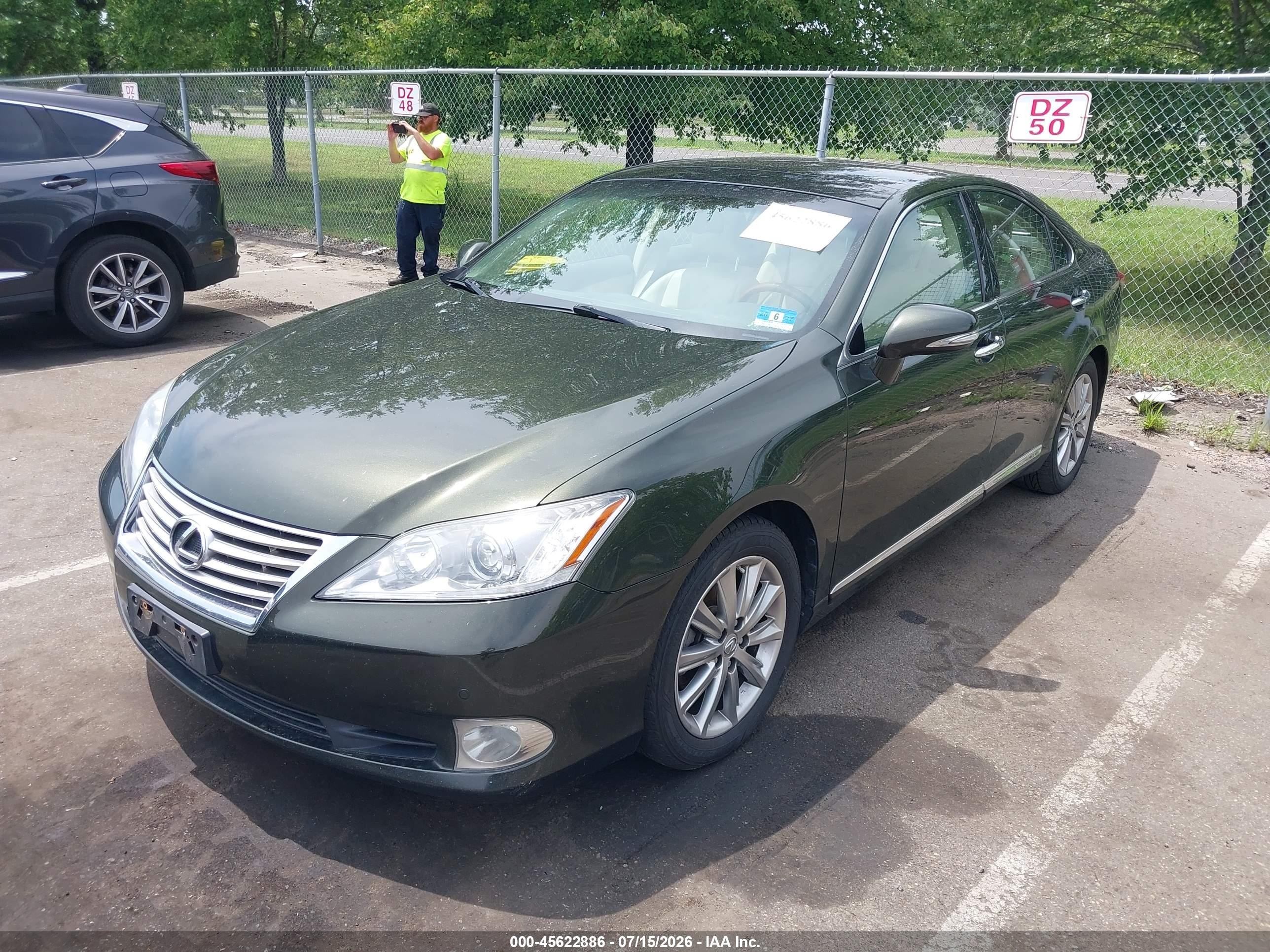 2010 Lexus Es 350   Green vin: JTHBK1EG3A2391793