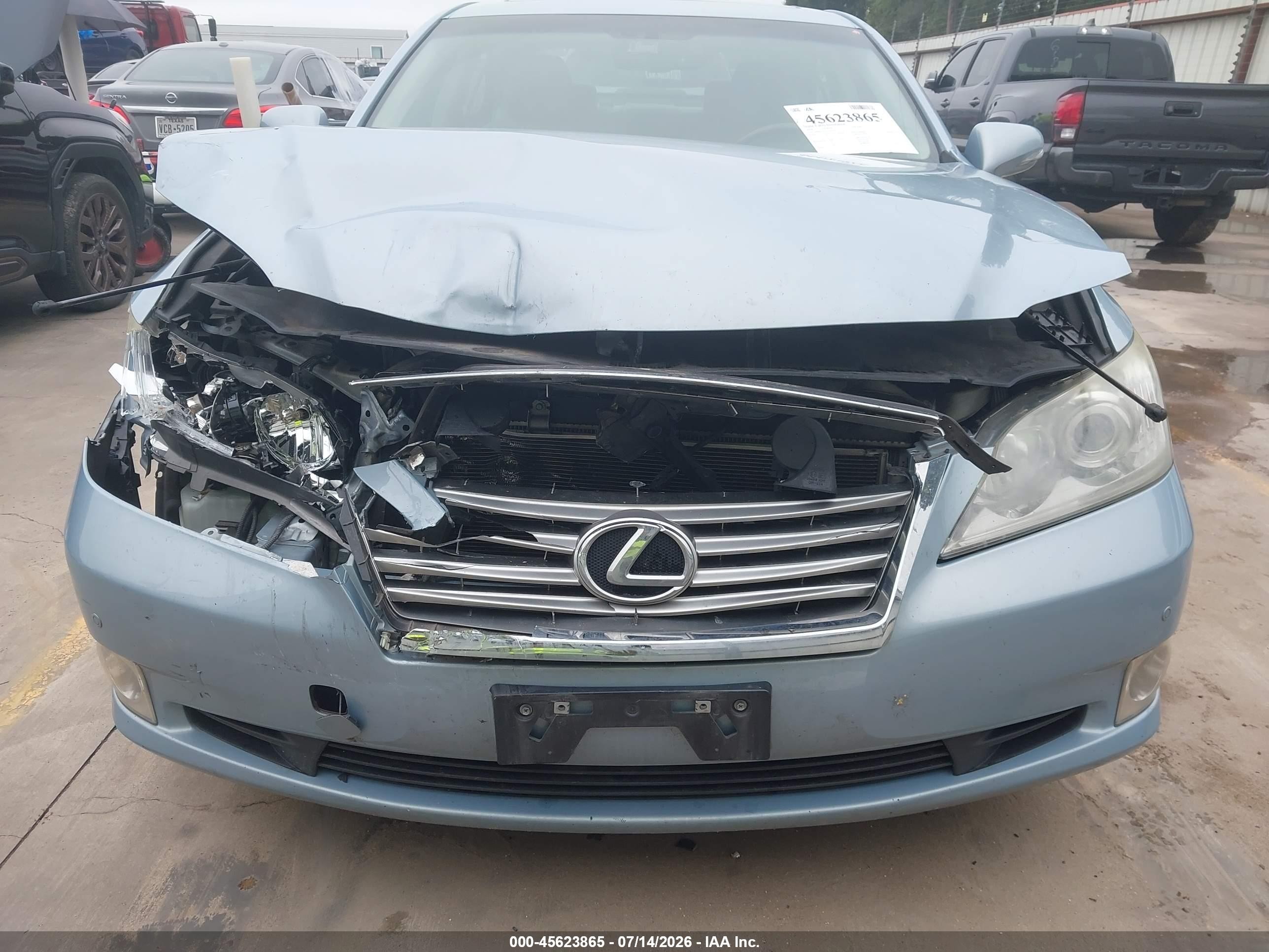 2010 Lexus Es 350   Light Blue vin: JTHBK1EG3A2393737