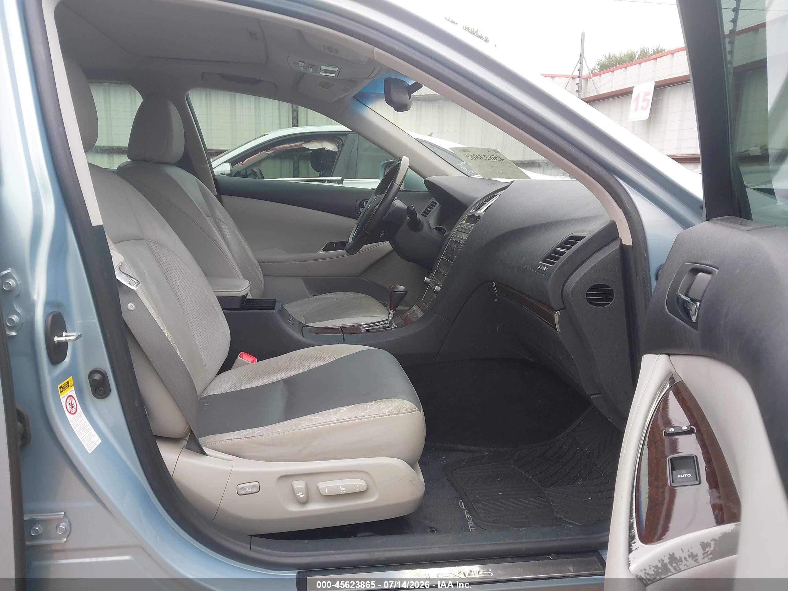 2010 Lexus Es 350   Light Blue vin: JTHBK1EG3A2393737
