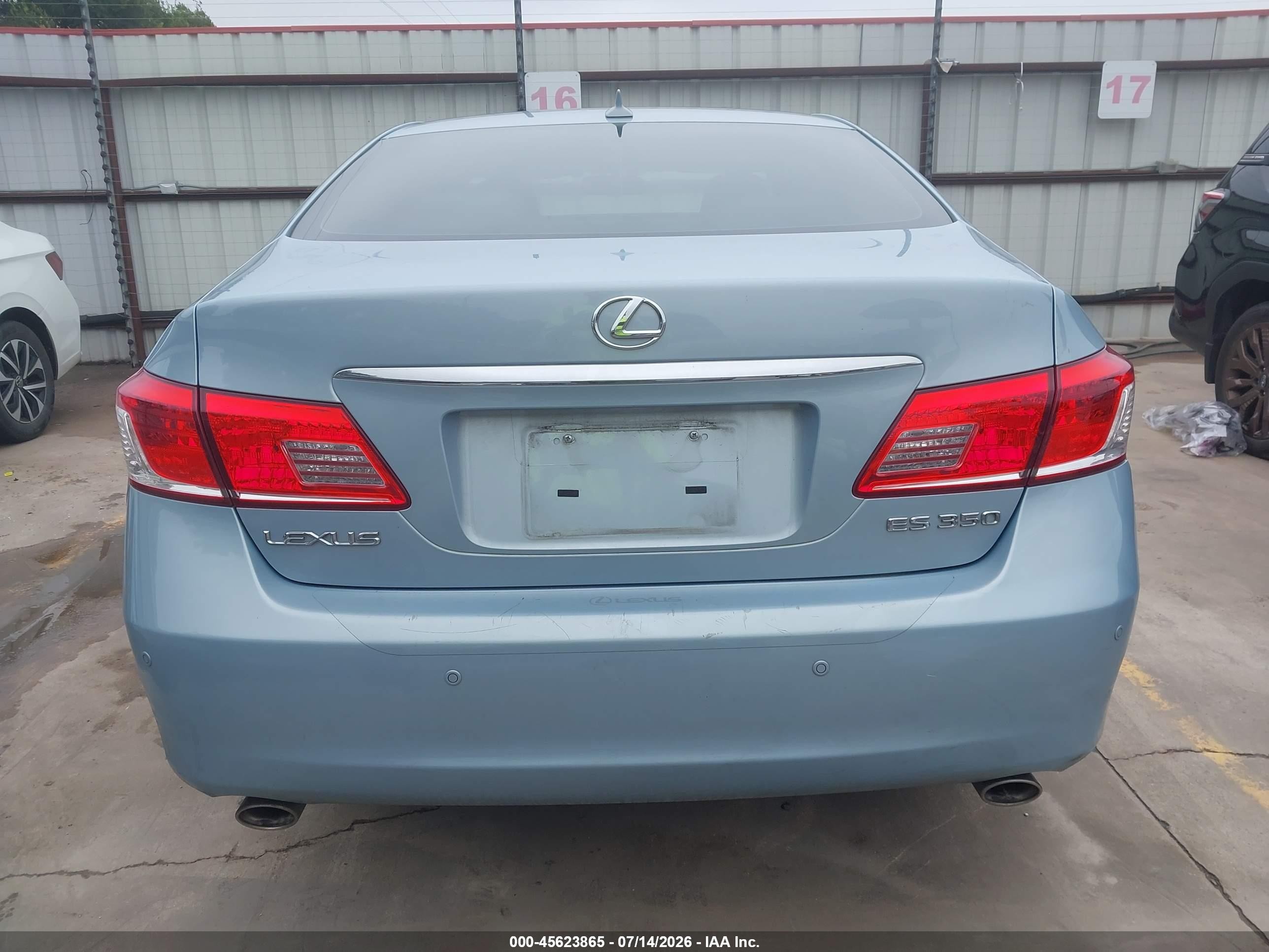 2010 Lexus Es 350   Light Blue vin: JTHBK1EG3A2393737