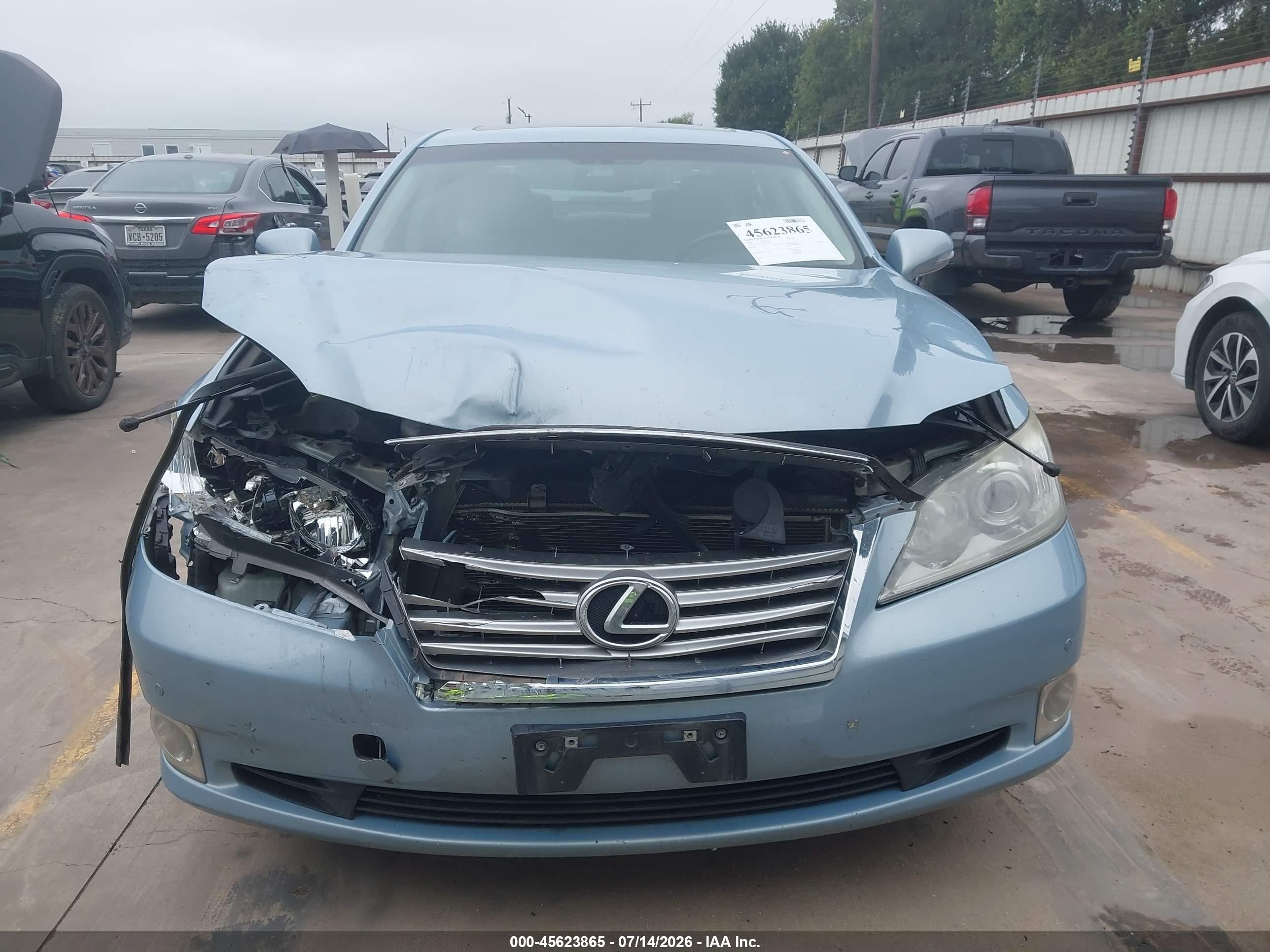 2010 Lexus Es 350   Light Blue vin: JTHBK1EG3A2393737