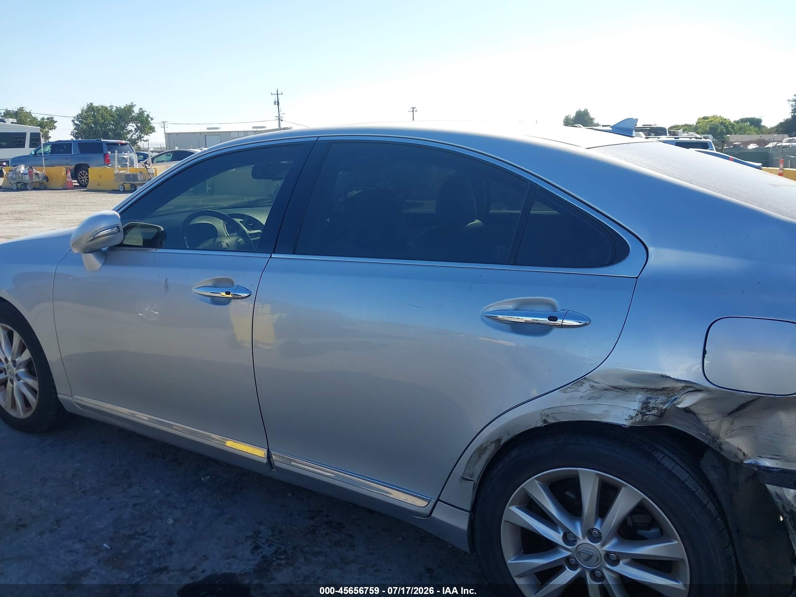 2010 Lexus Es 350   Silver vin: JTHBK1EG3A2401061