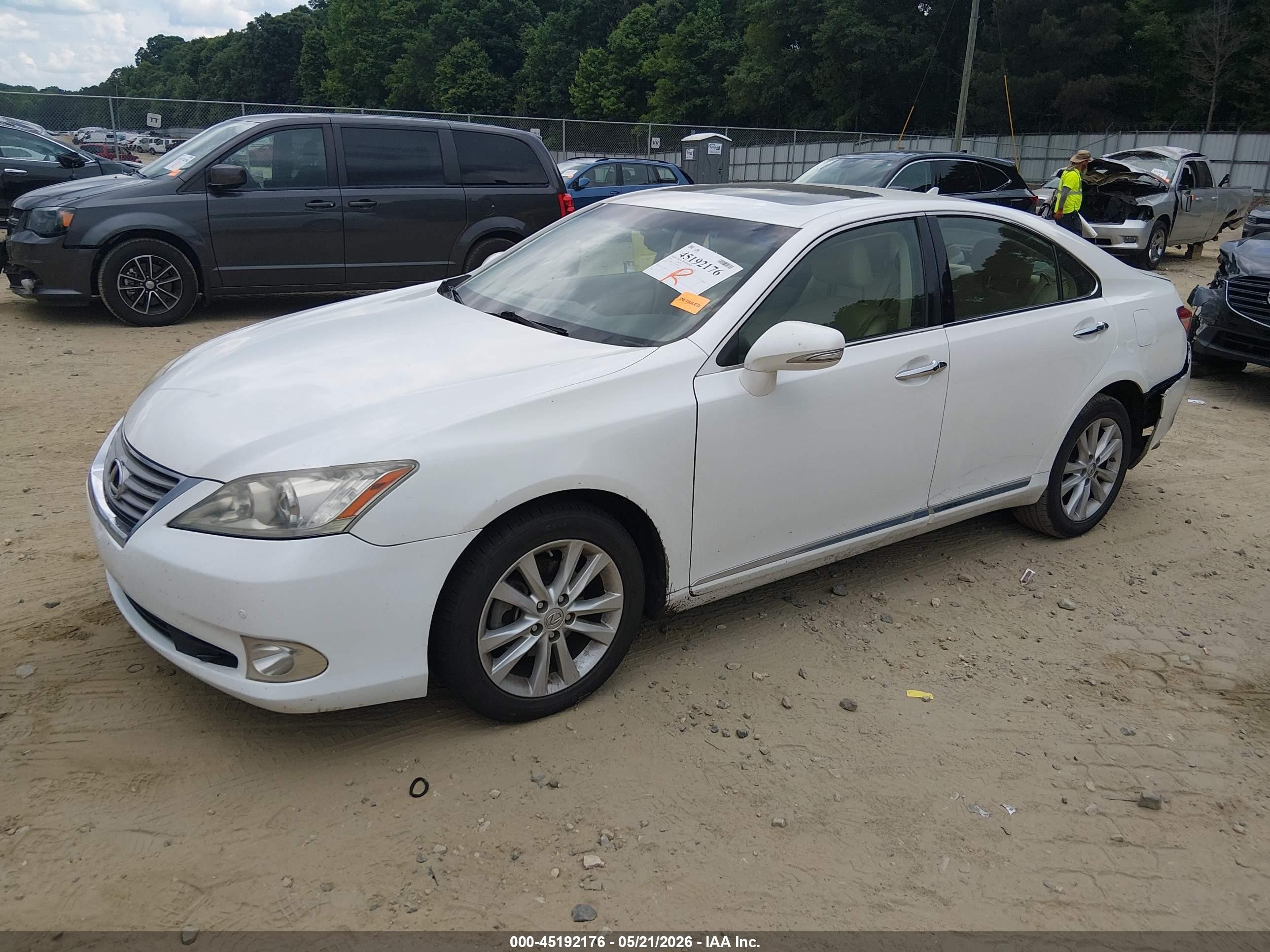 2010 Lexus Es 350   White vin: JTHBK1EG3A2402484